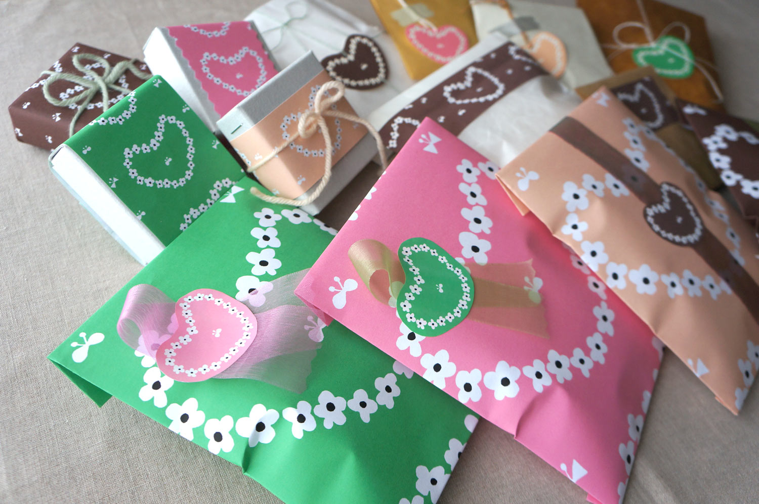 こちらも新作🌟 ダウンロードペーパー素材「 humming heart 」が出来上がりました🫶