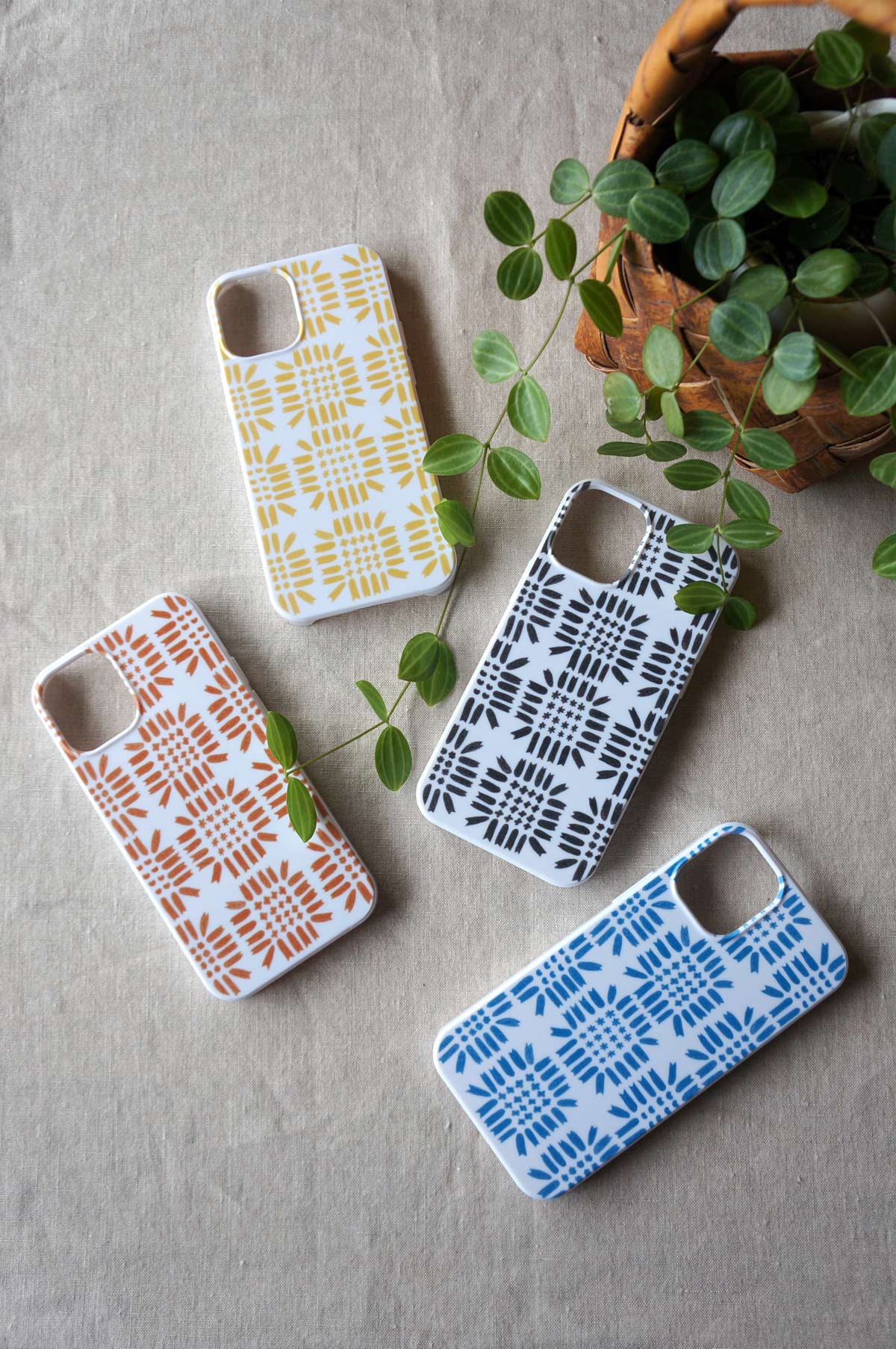 新作「 sunflower スマホケース 」が出来上がりました☆彡
