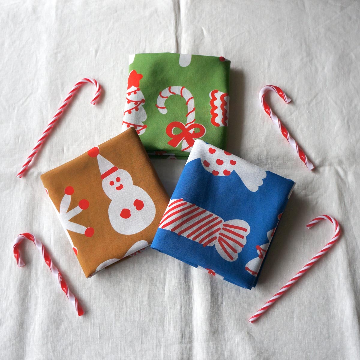 新作「 christmas candy ハンカチ 」が出来上がりました☆彡
