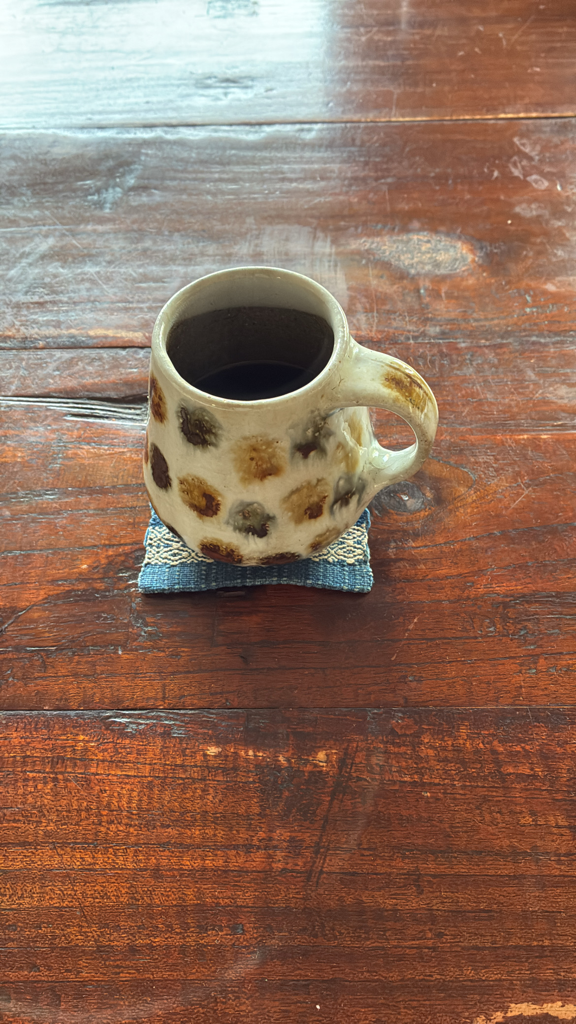 小さめな口径の富士山型マグ