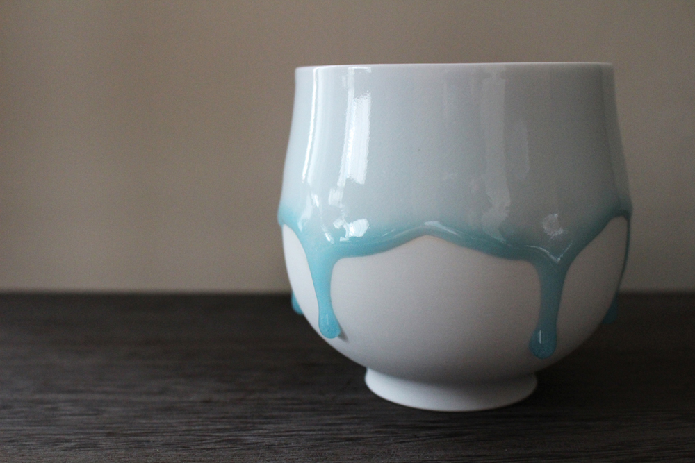 流れる【雫】を陶器で美しく表現したアートなフリーカップグラス　陶芸作家【西隆行】　