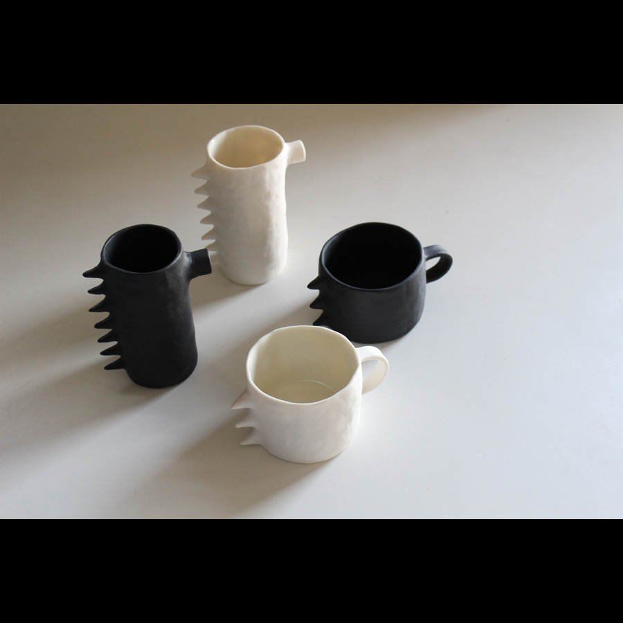 日本初上陸！白と黒のアートな器でコーヒータイムを楽しむ【Kira Ni Ceramics】