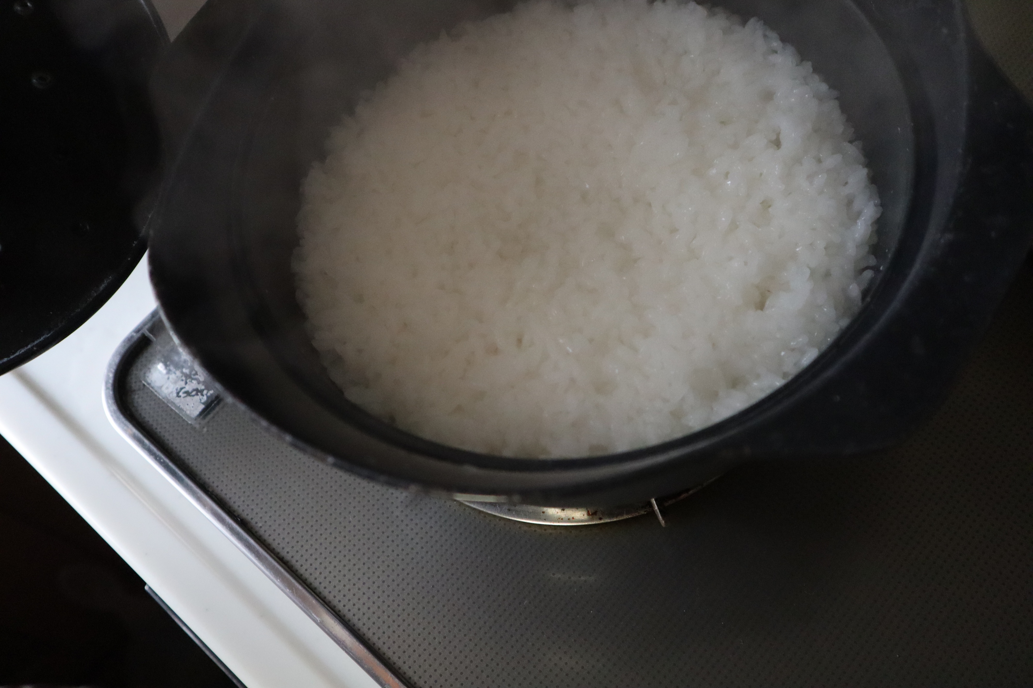 お米の値段が高いですが、古米も南部鉄器の鉄鍋で炊くと美味しいです