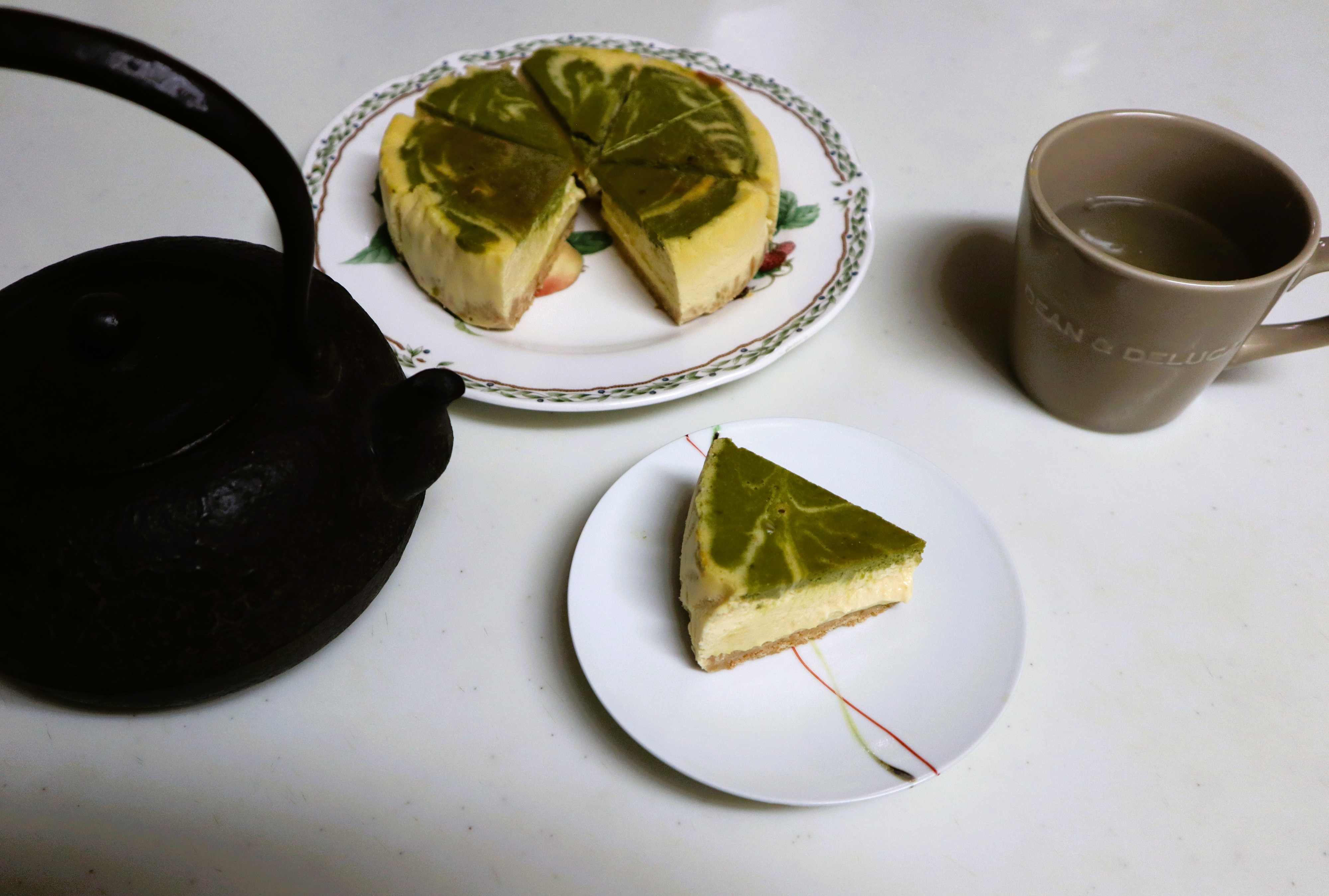 我が家では食後に鉄瓶でお湯を沸かし、手作りのデザートを食べます