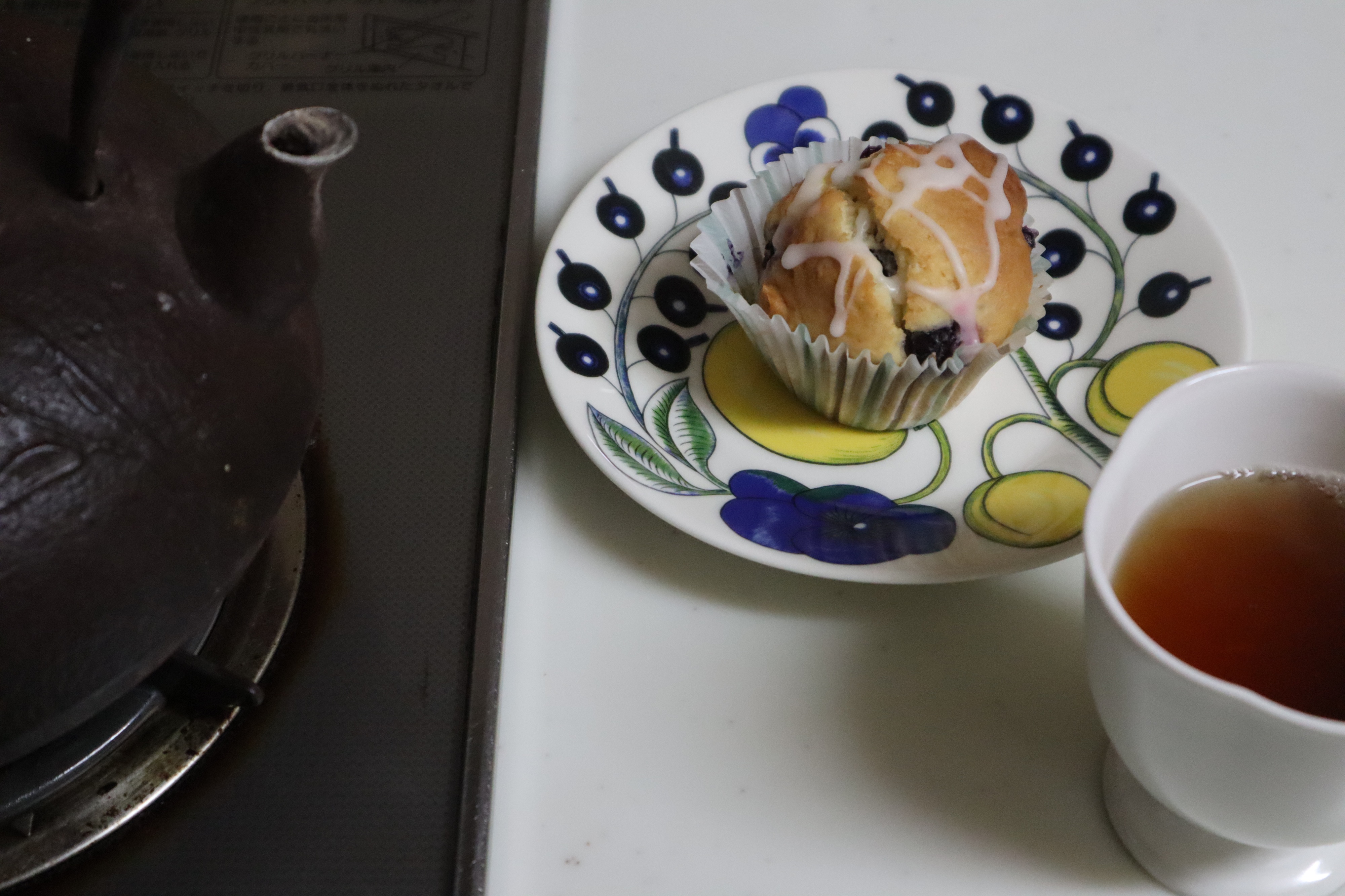 奥さんの手作りスイーツと南部鉄瓶