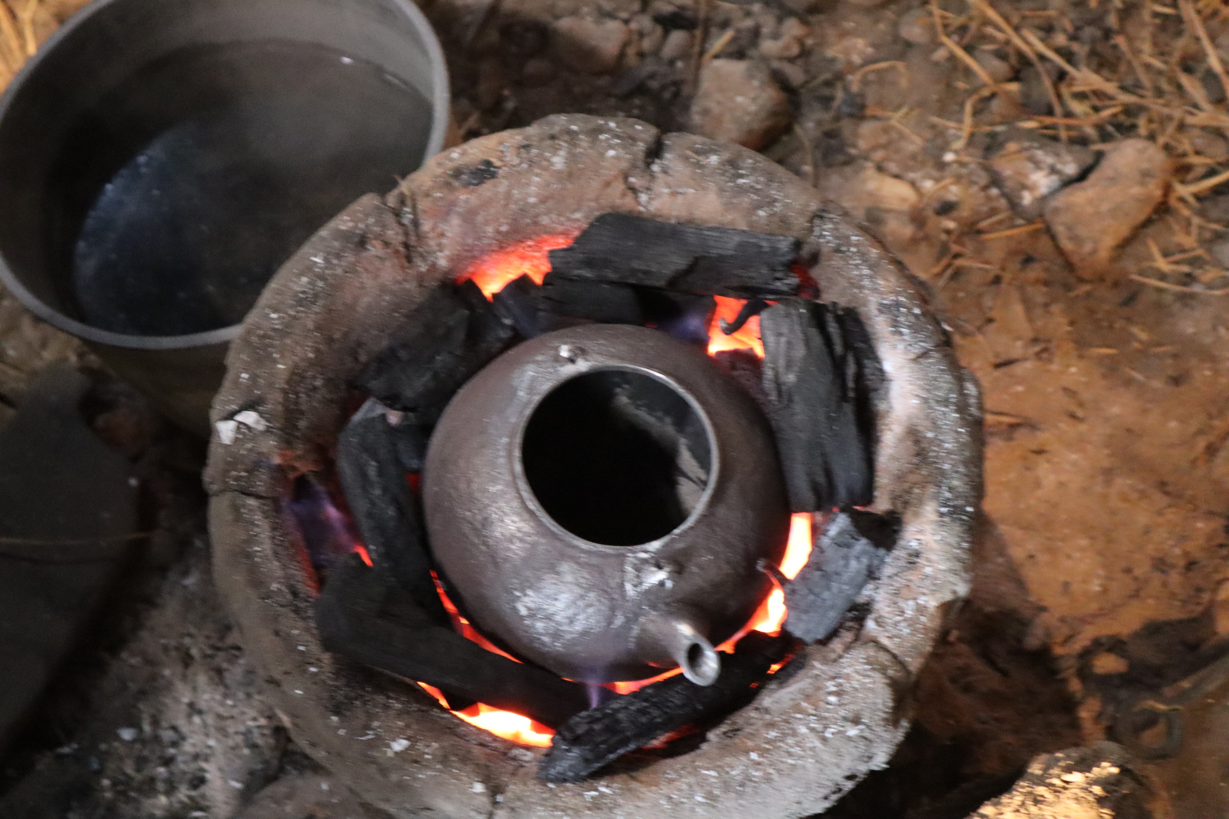 及鉄鋳造所宝鉄堂の今日の作業を紹介します。