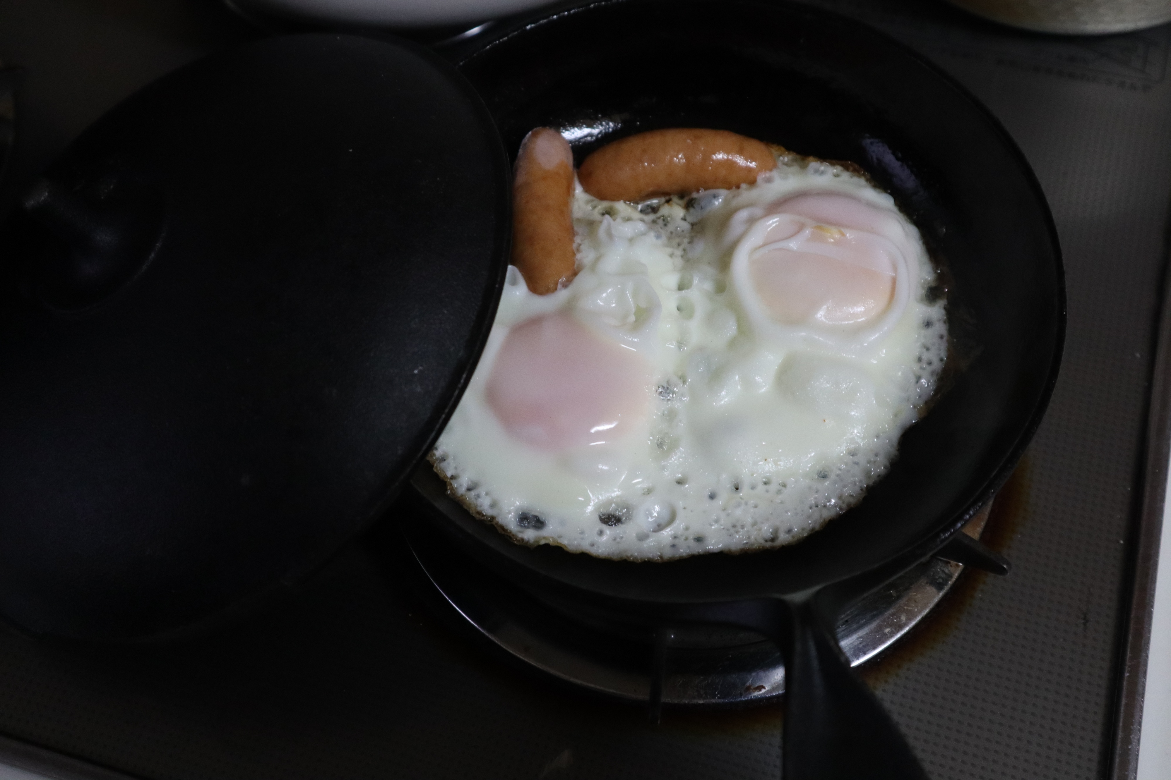 今日も朝から南部鉄器を使った鉄器生活です。