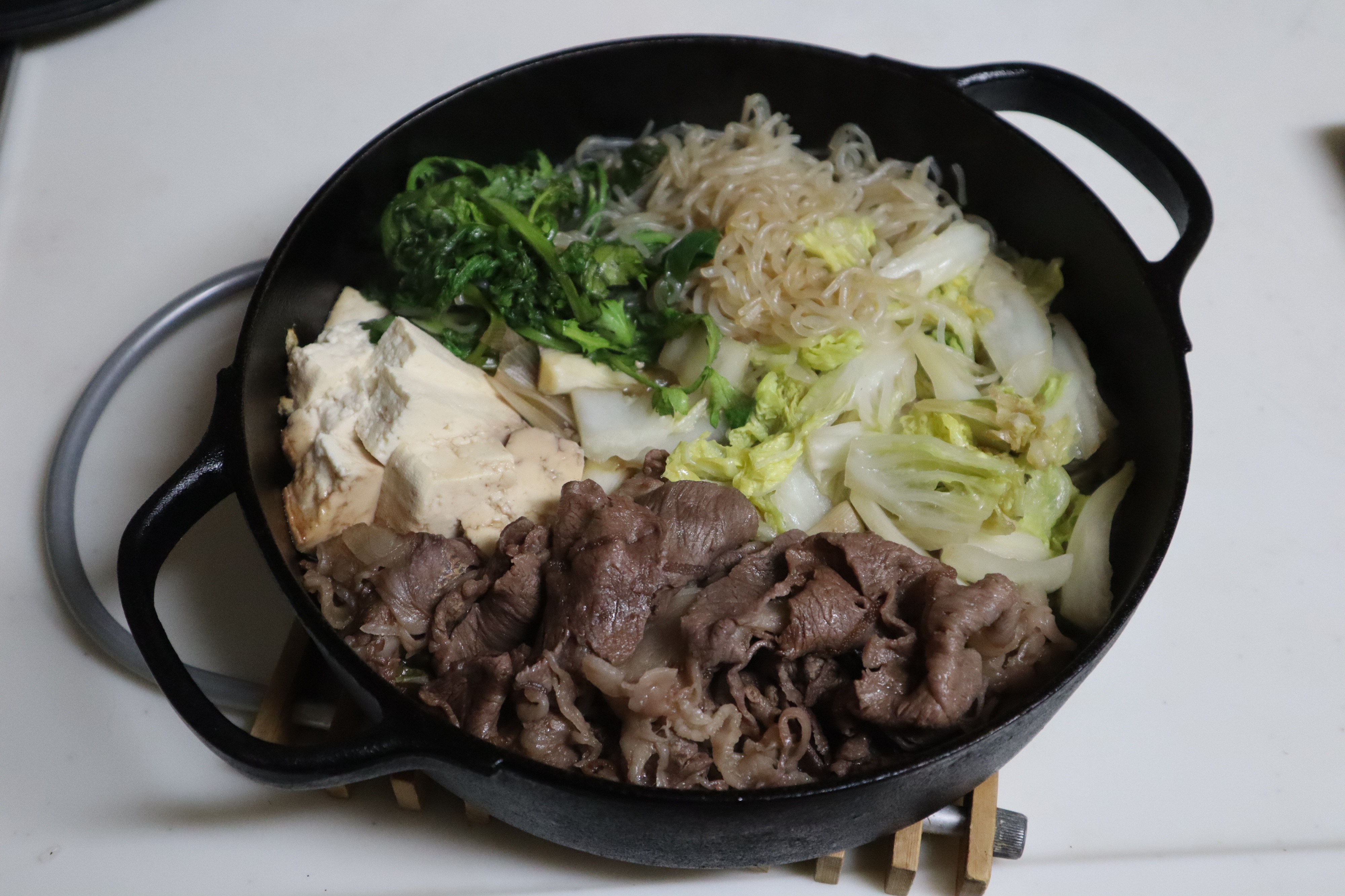 我が家の南部鉄器を使った食卓を紹介します。