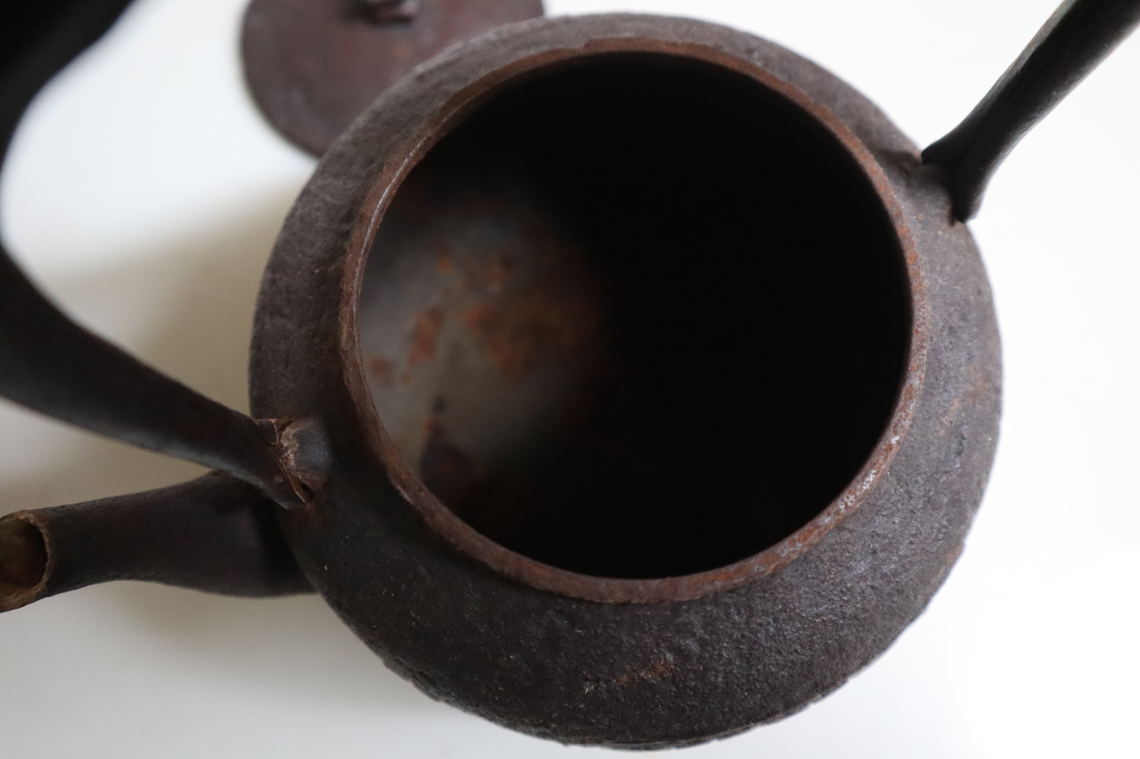鉄瓶の中の錆の取り方
