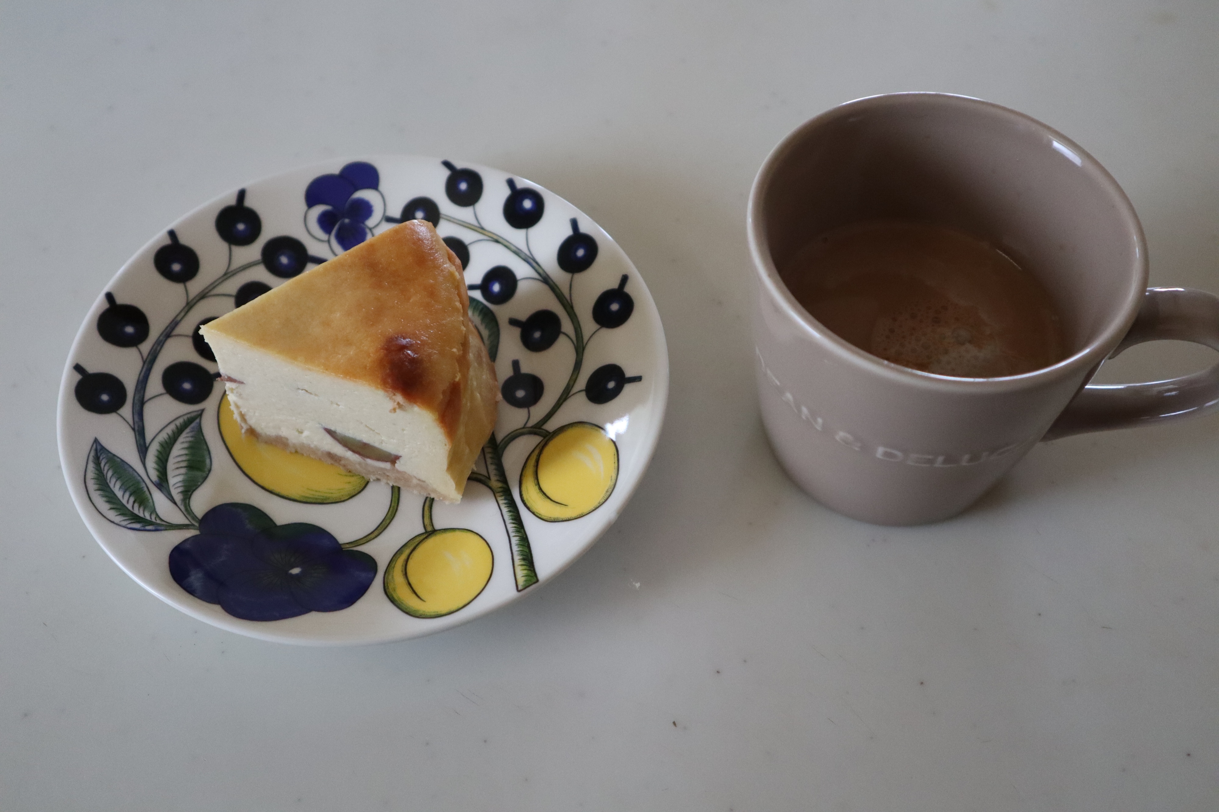 鉄瓶のある我が家の暮らしは、朝は白湯から始まり、最後は珈琲と手作りのデザート