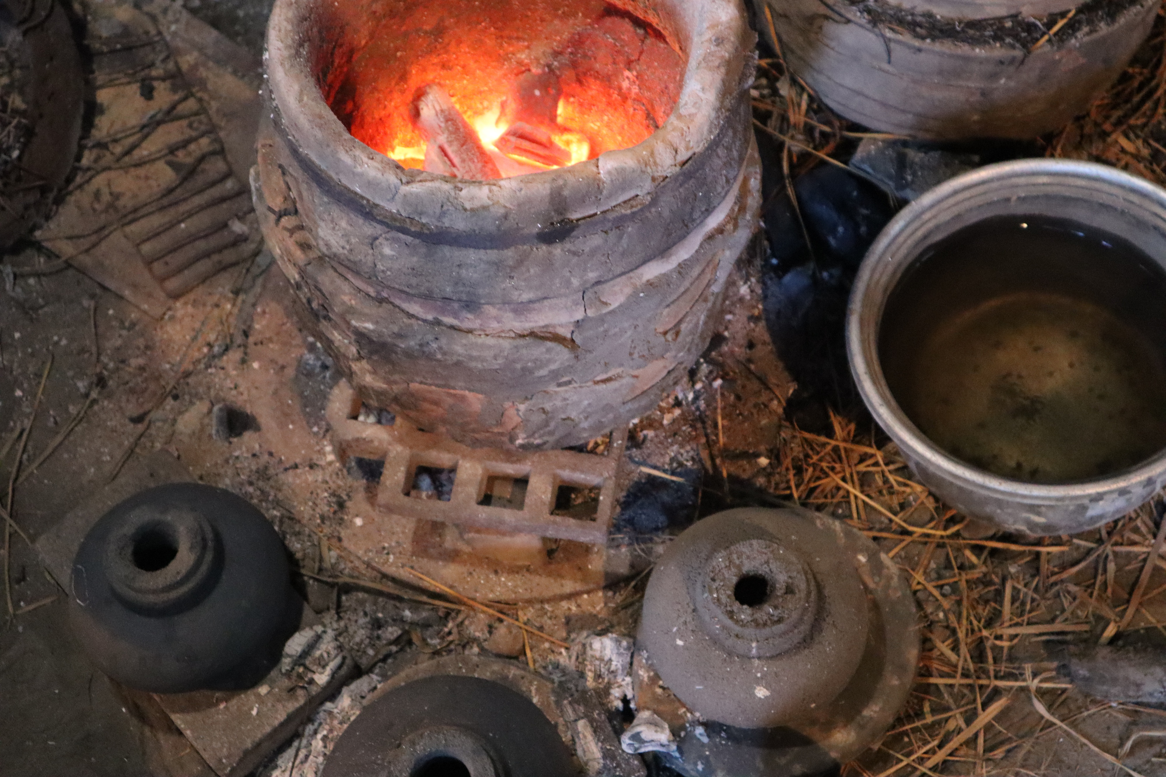 今日の及鉄鋳造所宝鉄堂の作業風景を紹介します。