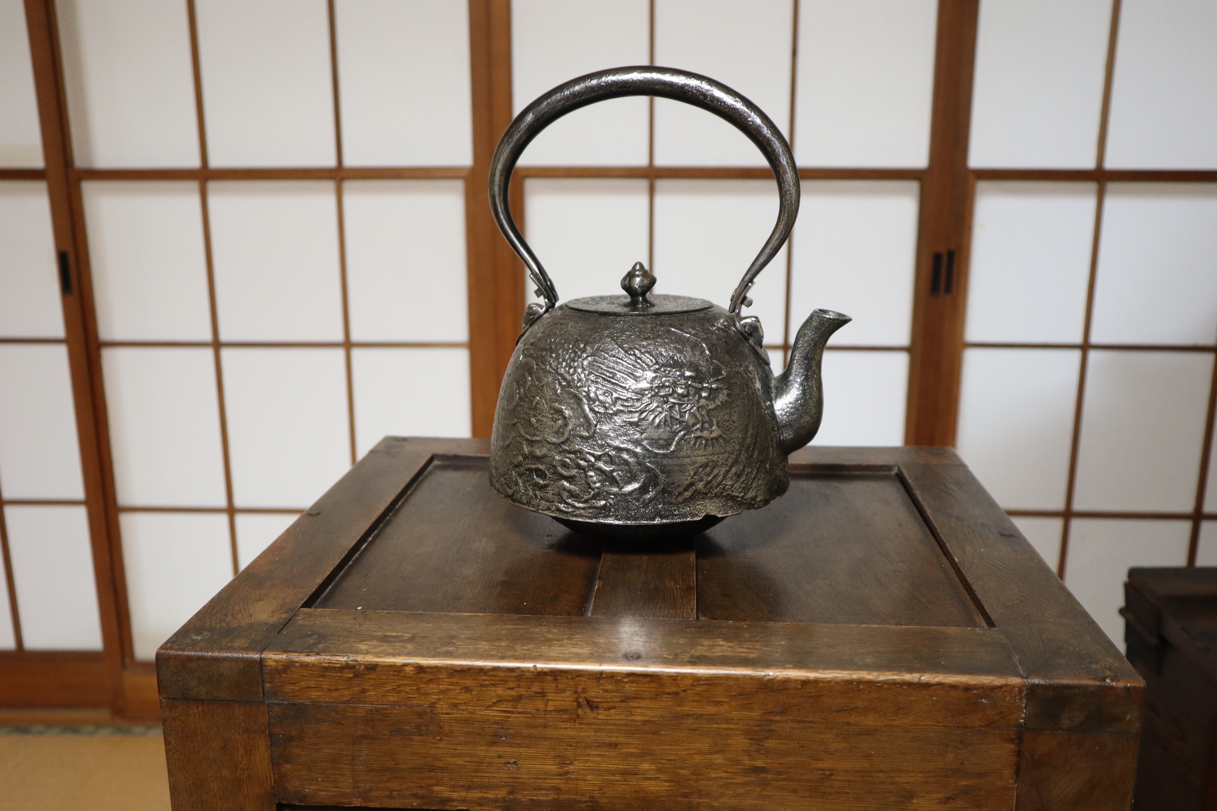 砂鉄製鉄瓶はギャラリーだけの鉄瓶です。