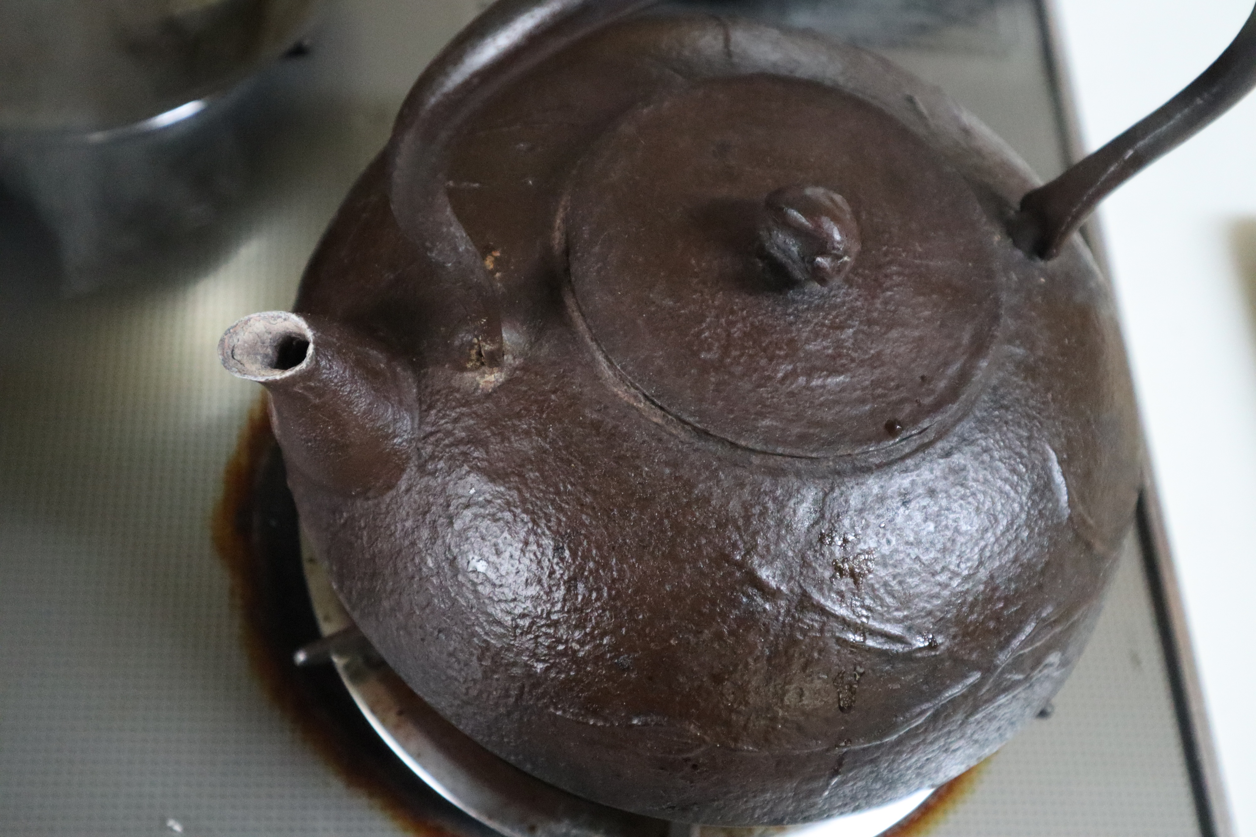花粉症が辛いこの季節に鉄瓶でお湯を沸かして作る白湯を毎日飲んでも、花粉症は辛い！