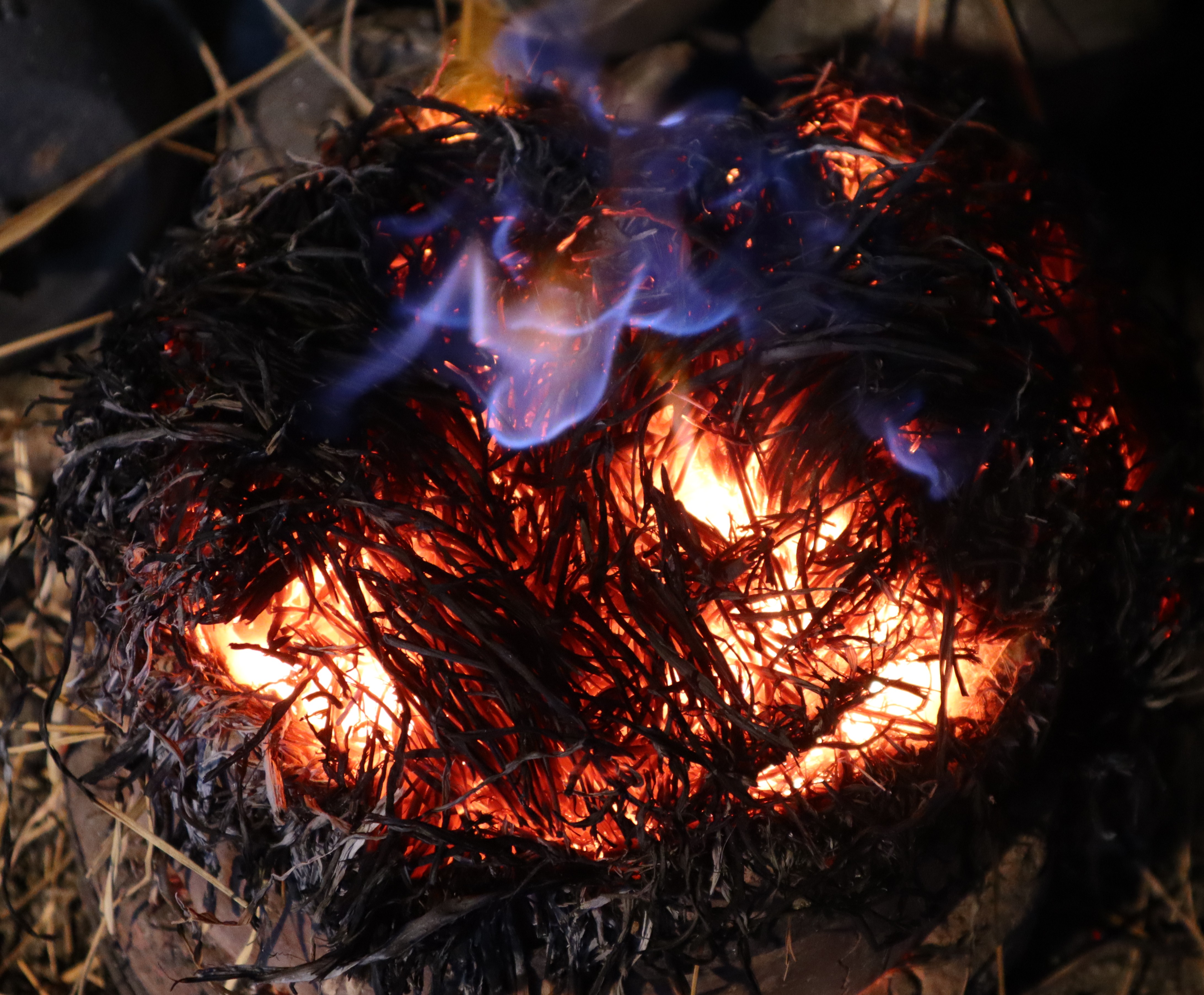 焼型製鉄瓶と生型製鉄瓶の作り方の違いを紹介します。