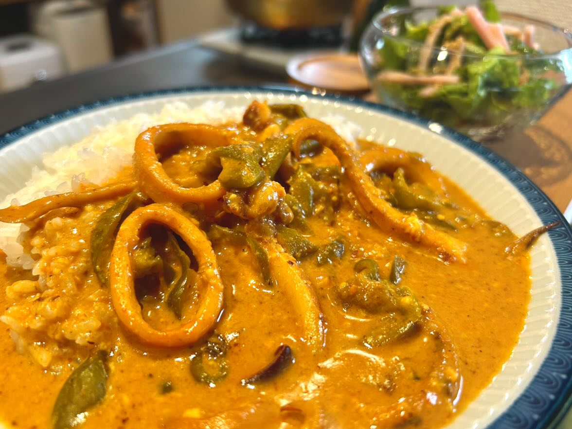 お客様調理例を追加！かまくら華子さんの『スルメイカと万願寺とうがらしのスパイスカレー』