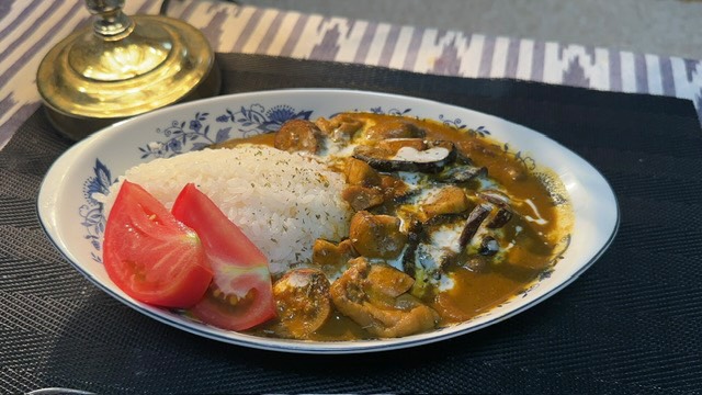 お客様調理例追加！Youtuberおよび『野草・山菜きのこ図鑑』著者のHSさんの『夏キノコカレー』