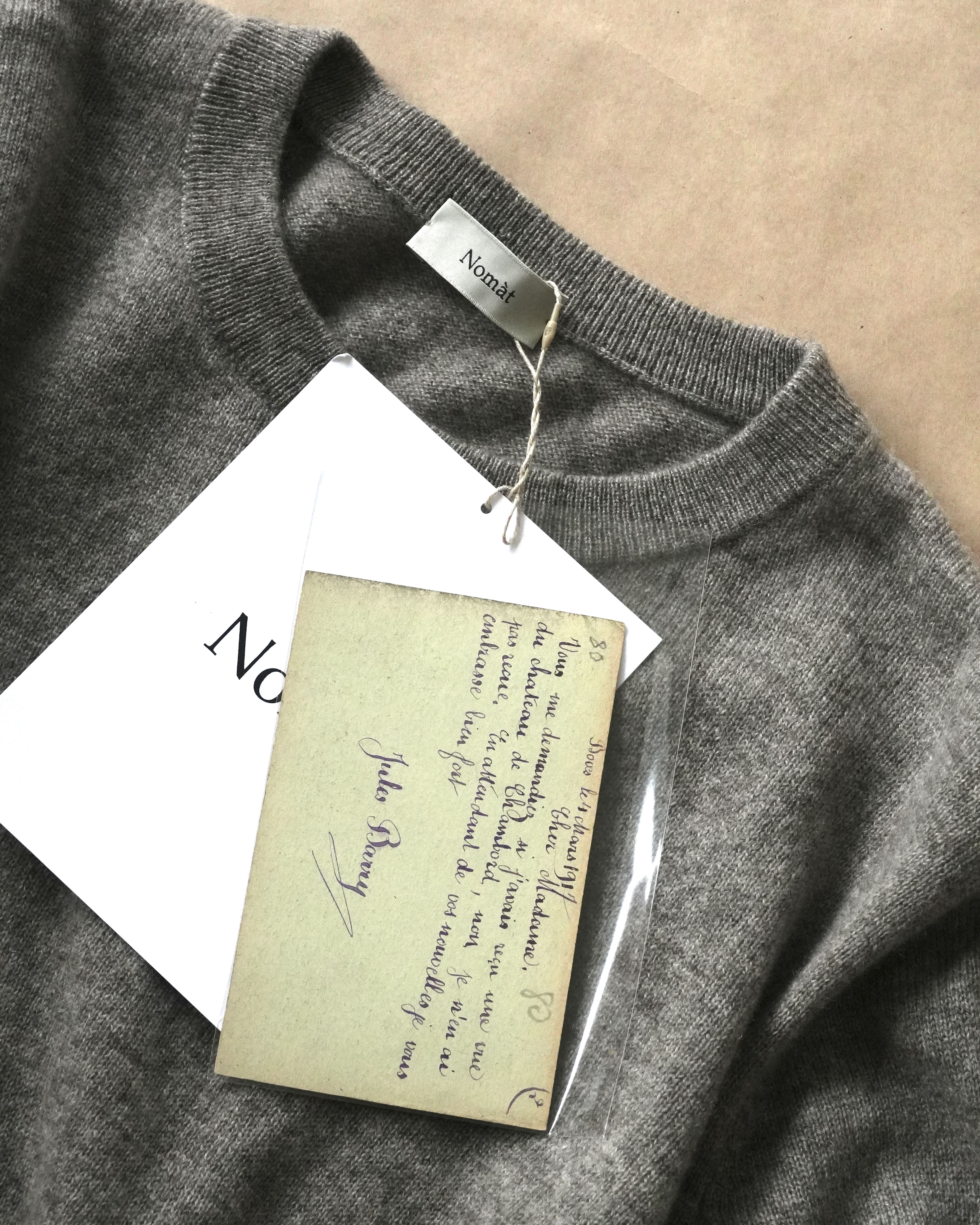 魅力は見た目と着心地のギャップです。