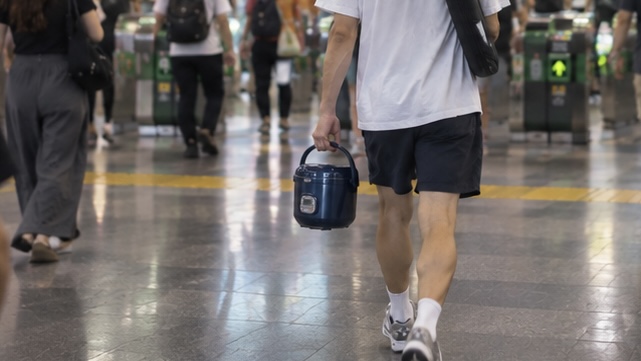 【BLOG】炊飯器を持った男
