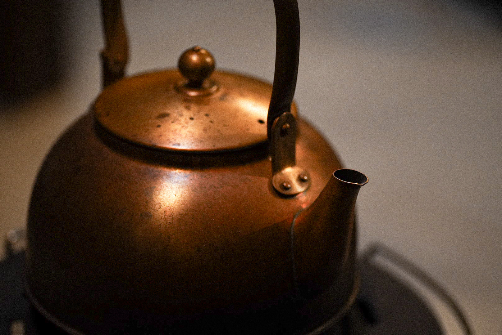 「モノが語る物語」に耳を傾け、「モノと語る物語」を紡ぐ