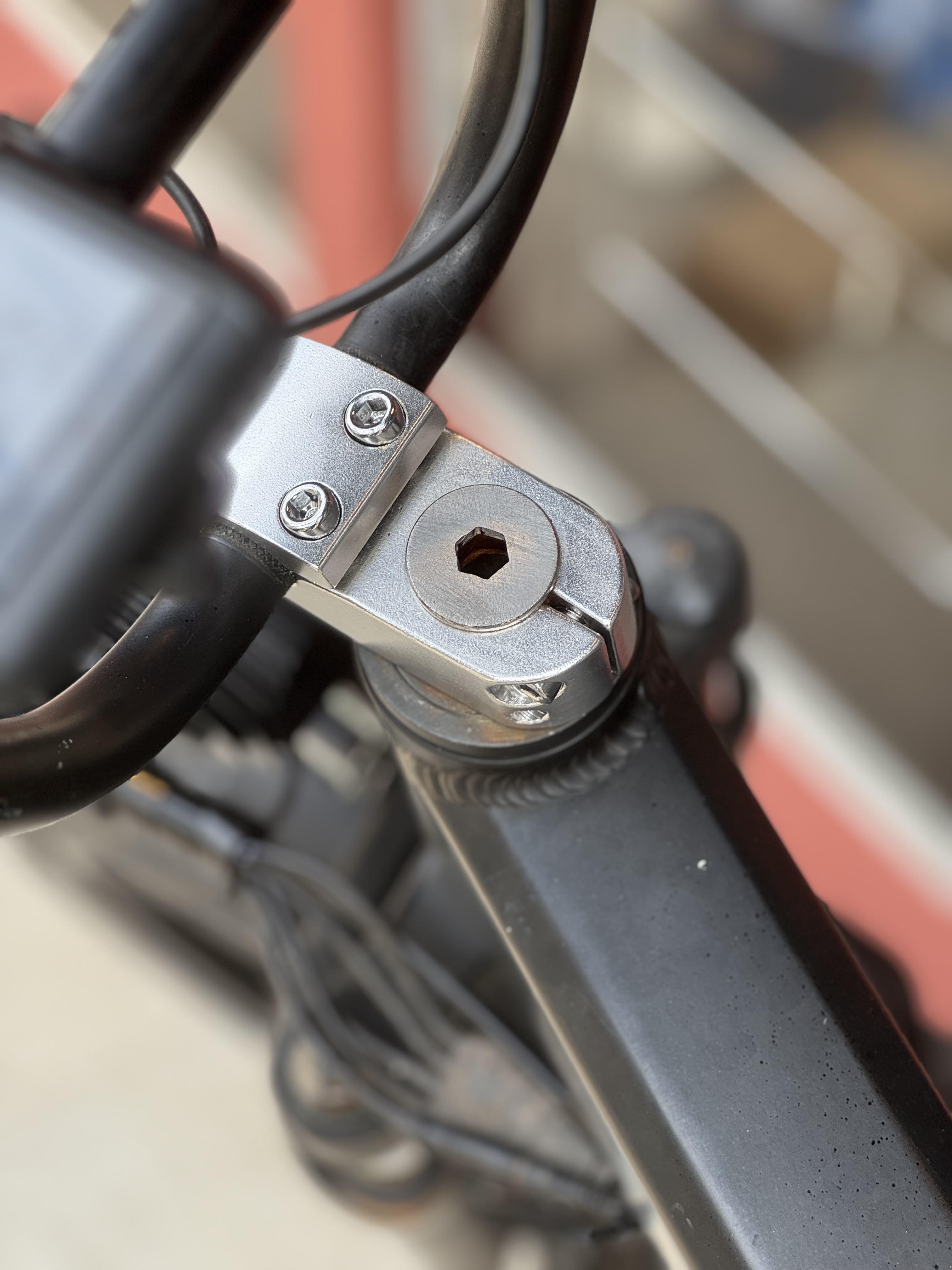 【カスタム事例】東京都渋谷区　MATE  BIKE MATE Xのハンドルまわりカスタムを行いました