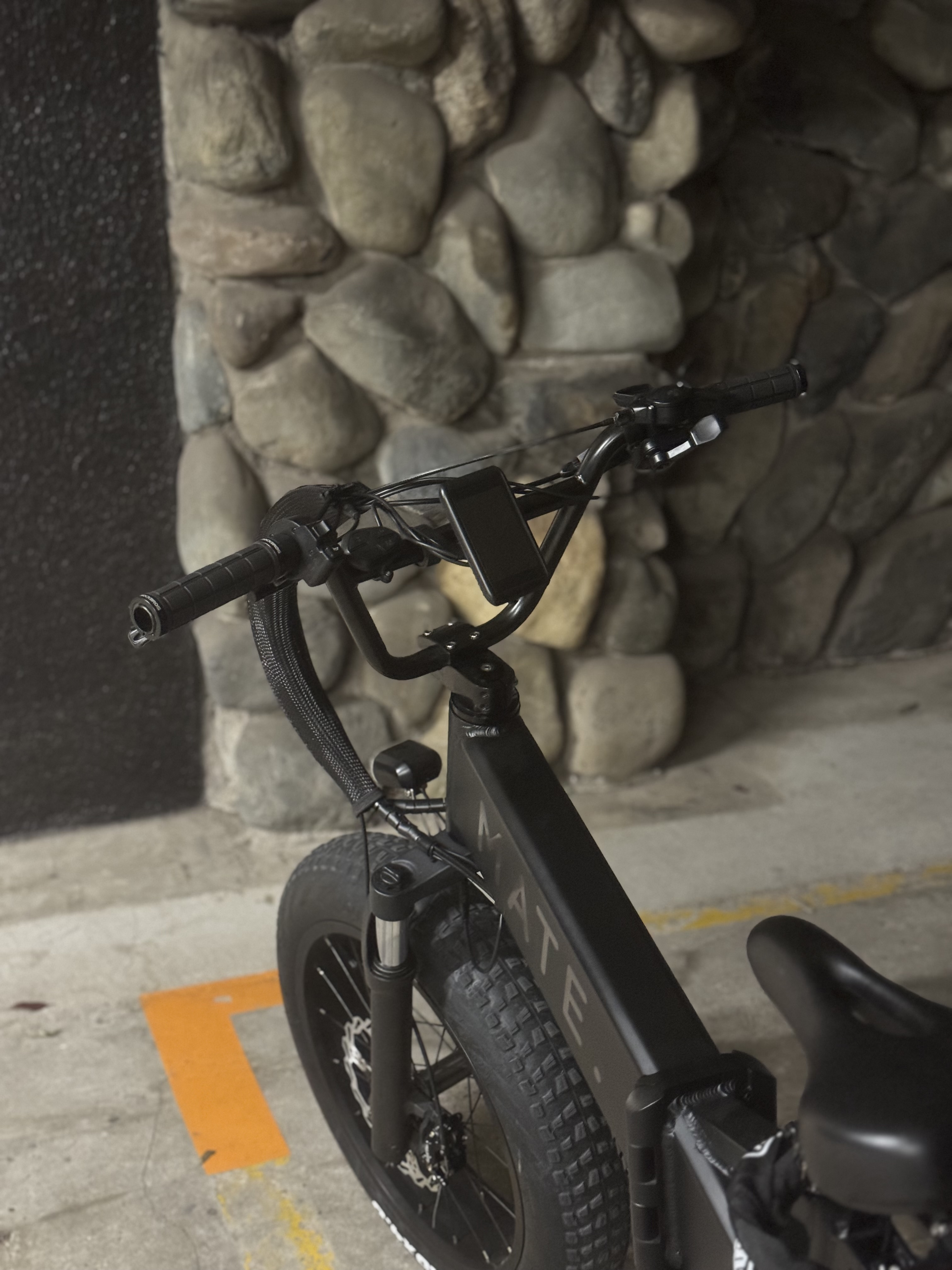 【カスタム事例】E-BIKEカスタムで街乗りをもっと快適に|MATE BIKE・SUPER73など