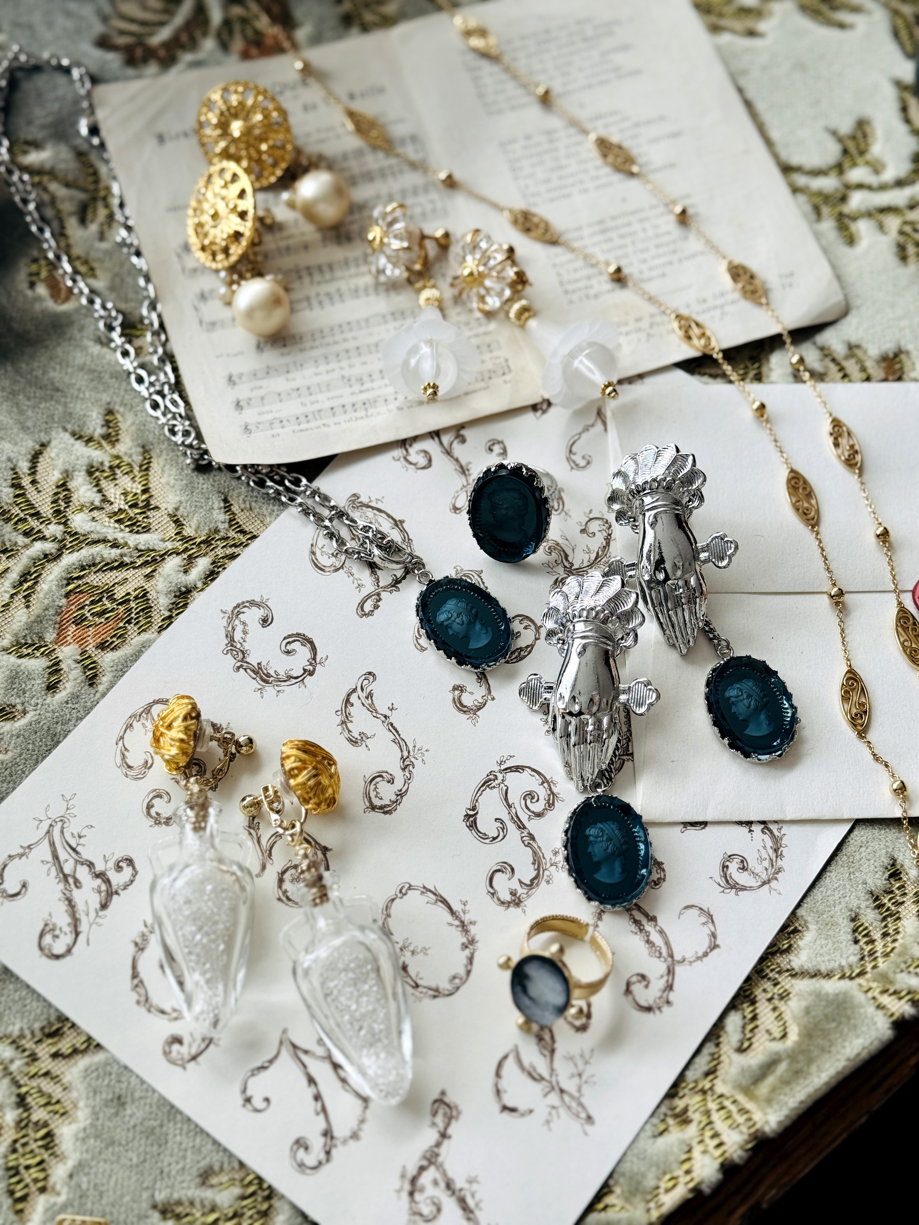 【10/24(金)21:00~】オンラインショップに新商品入荷✨