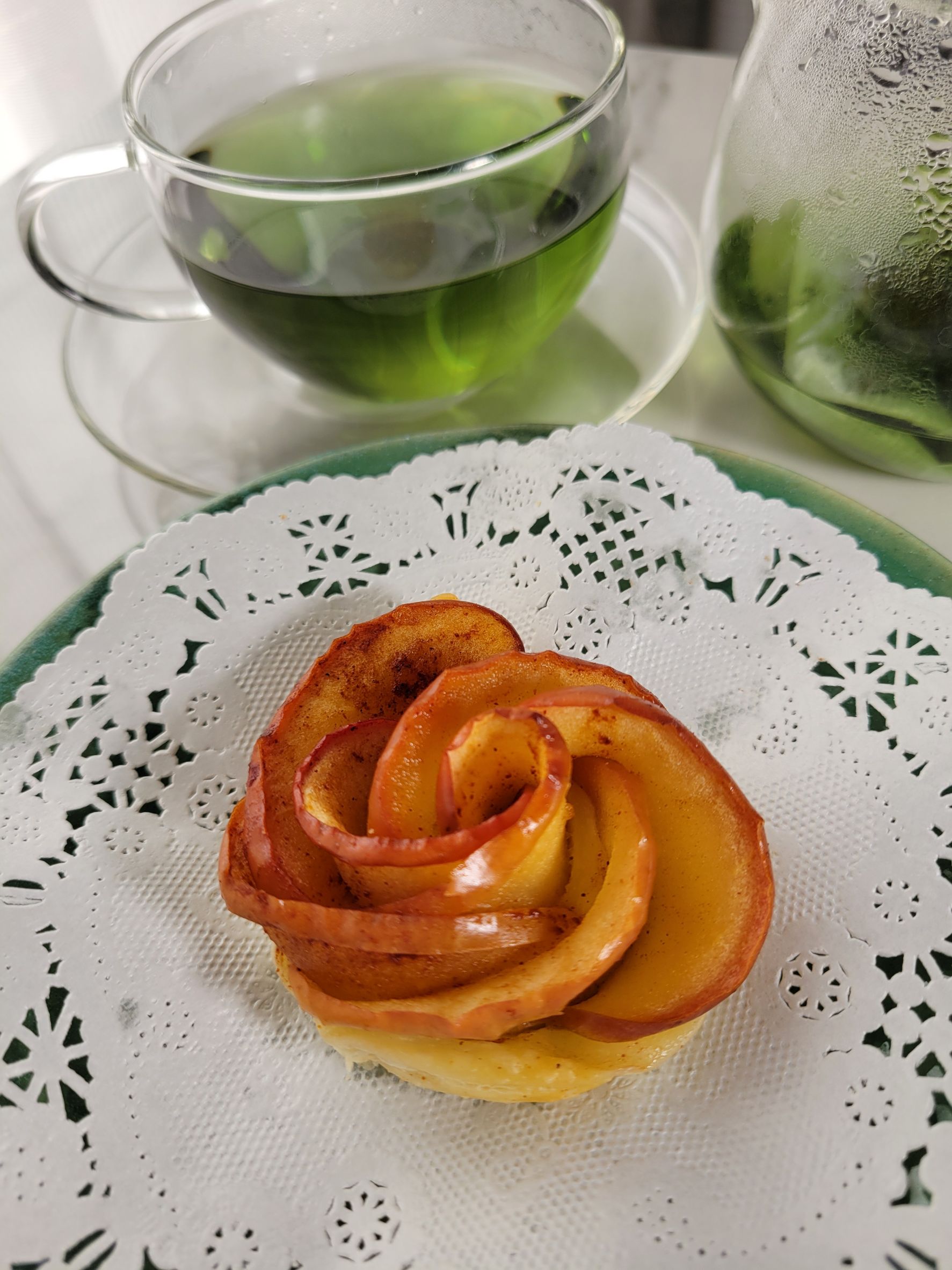 薔薇が咲く!今旬のりんごで