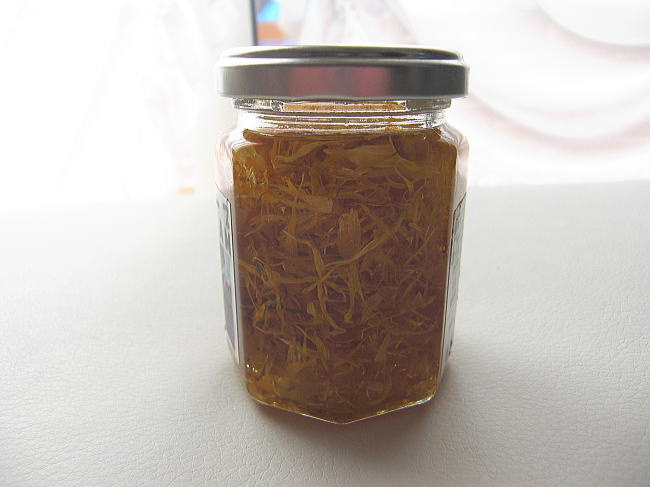 カレンデュラで美肌オイルを作ろう