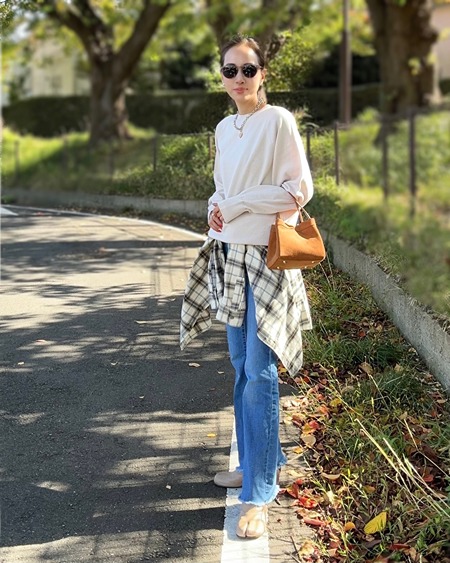 【コーデ１】ovonirのアイテムをコーディネイトでステキに着こなしていただきました。