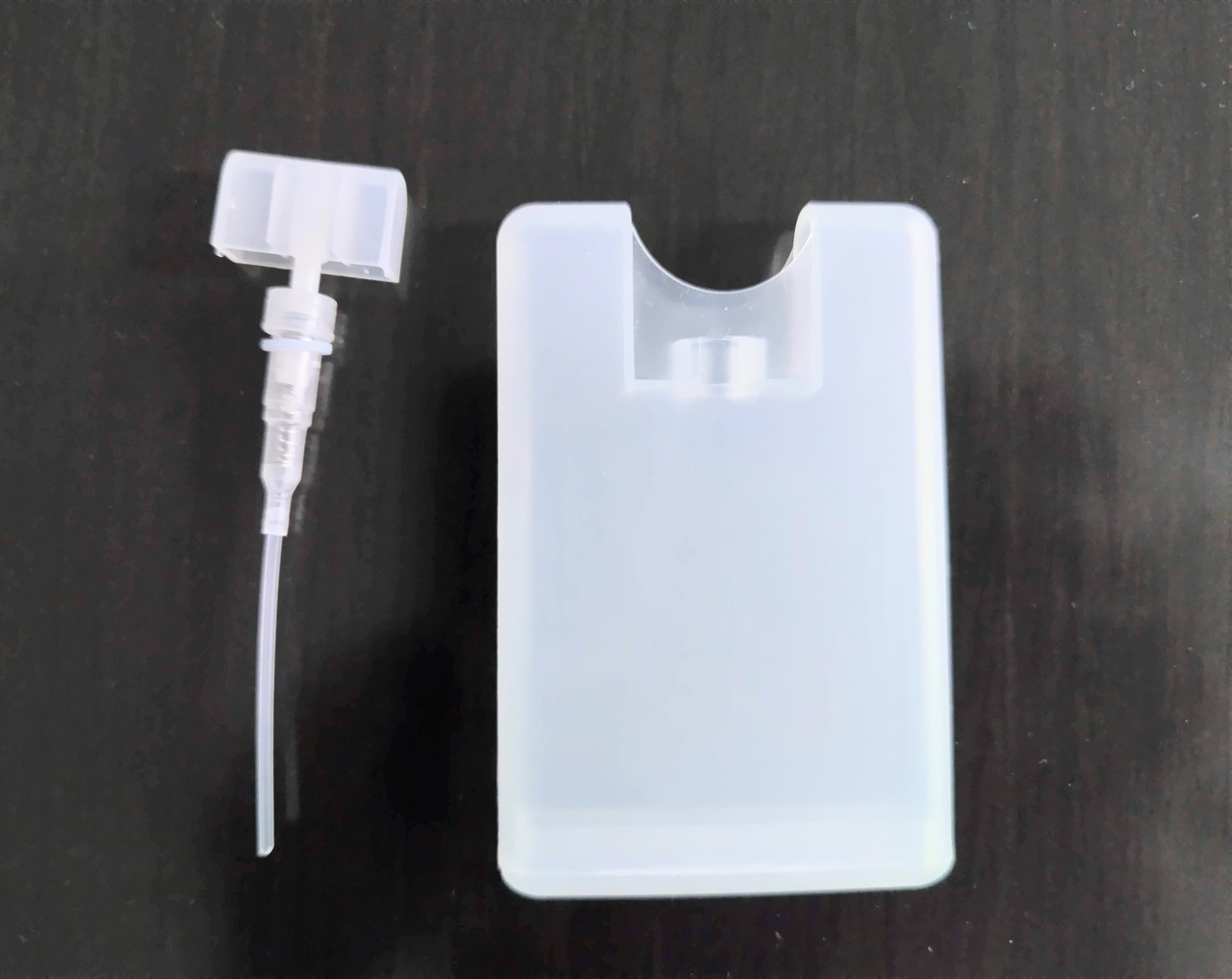 カード型スプレー容器プレゼント