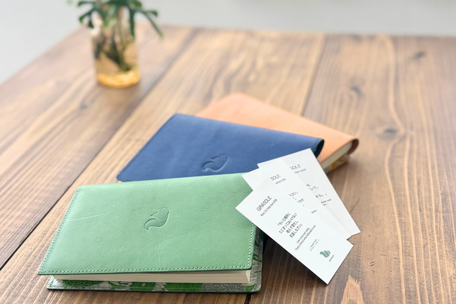 なぜ、ブックカバーに「名言」を添えたのか。