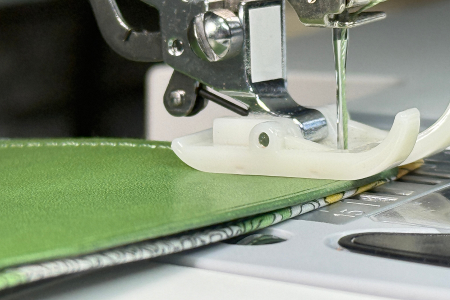 なぜ「1.0mm」なのか。洋裁30年の私が行き着いた、ブックカバーの正解