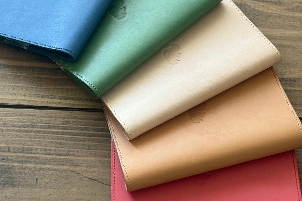 あなたにぴったりの一冊を。5サイズ、5色、2つの形に込めた願い。