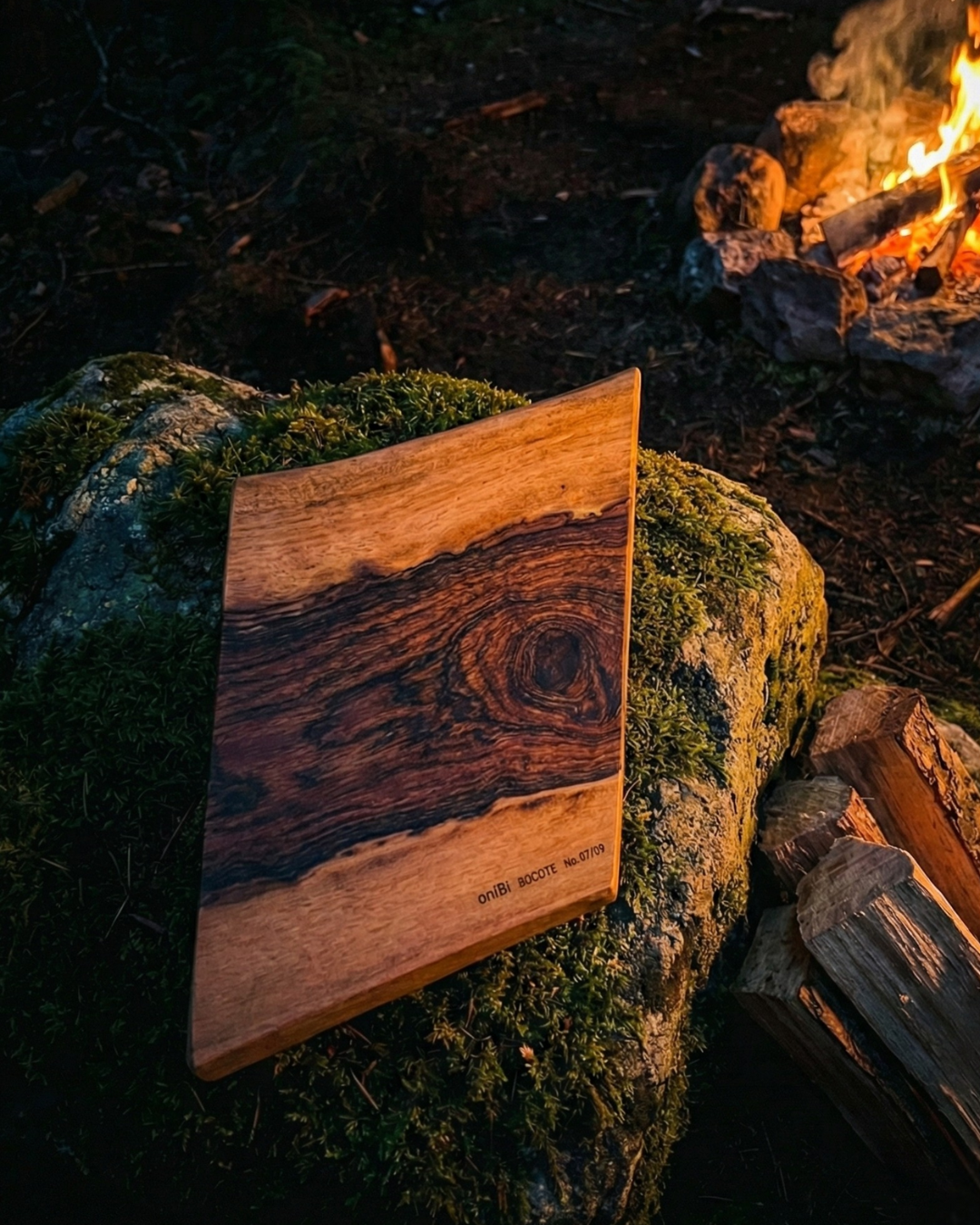 なぜ「ボコテ」なのか?無骨なカッティングボード『野良皿』に希少銘木を選んだ理由