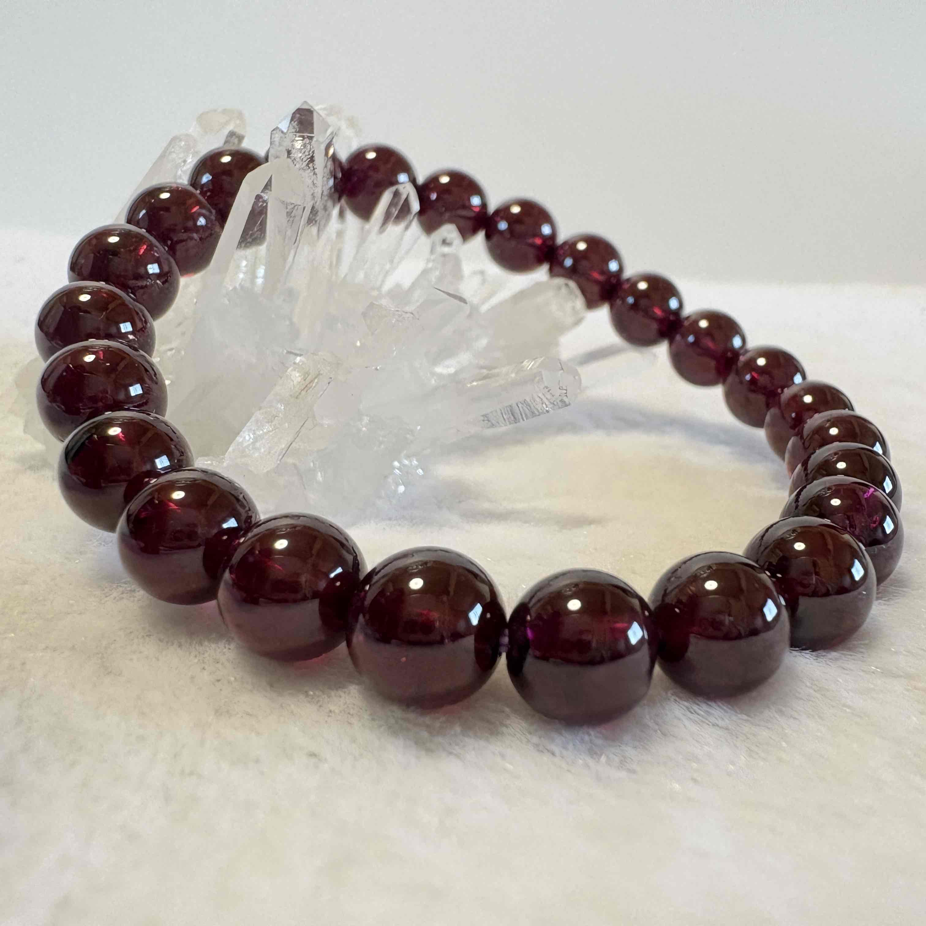 1月の誕生石ガーネットの意味と選び方｜希少なマラヤガーネットとは？