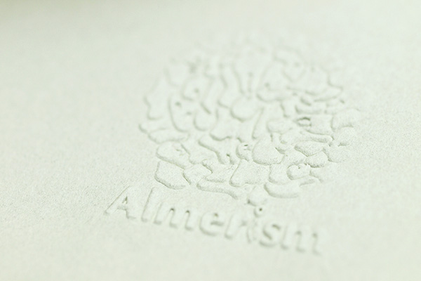 ロゴに隠さた「文字」の秘密