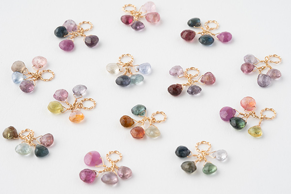 第1弾 毎日に彩を添える「マルチサファイヤチャーム」の名前の由来