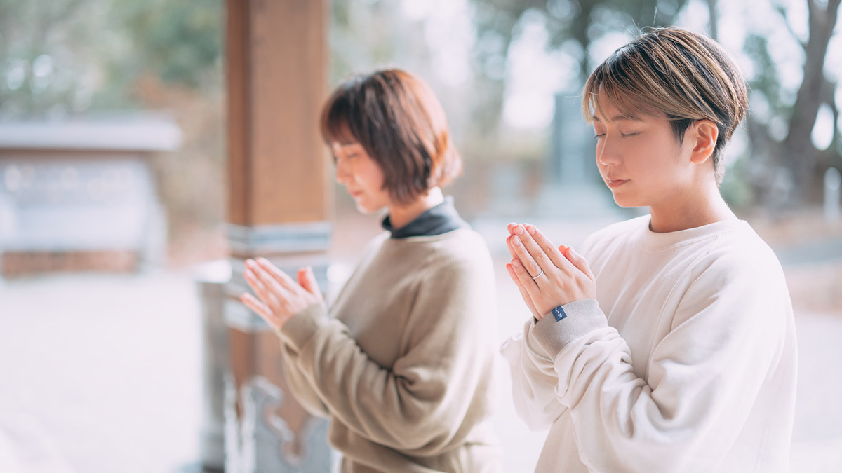 神社の参拝方法を宮司が解説｜手水や賽銭と鳥居のくぐり方について