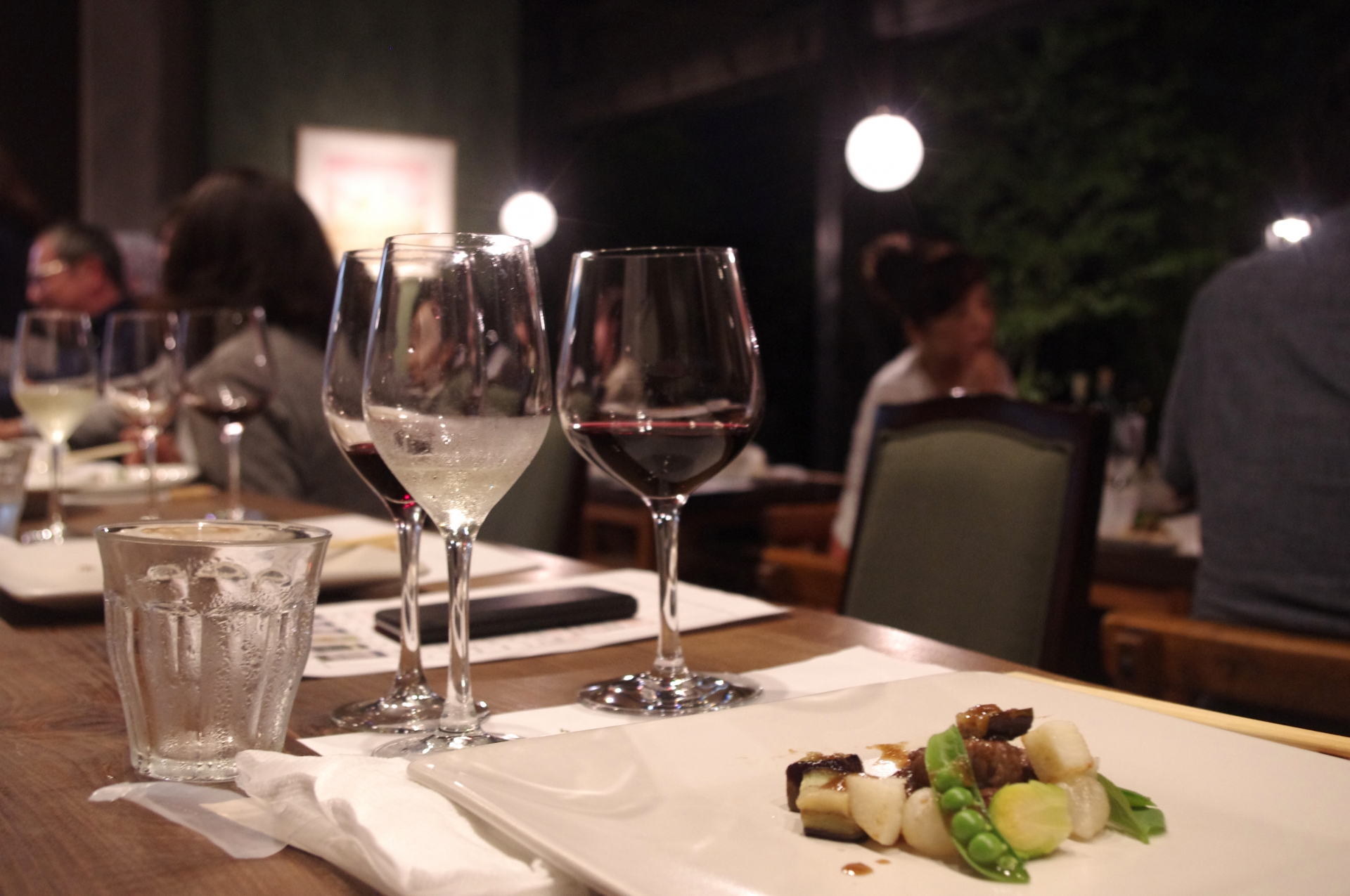 渋谷で味わうナチュラルワイン　今話題の人気バー＆ビストロ特集