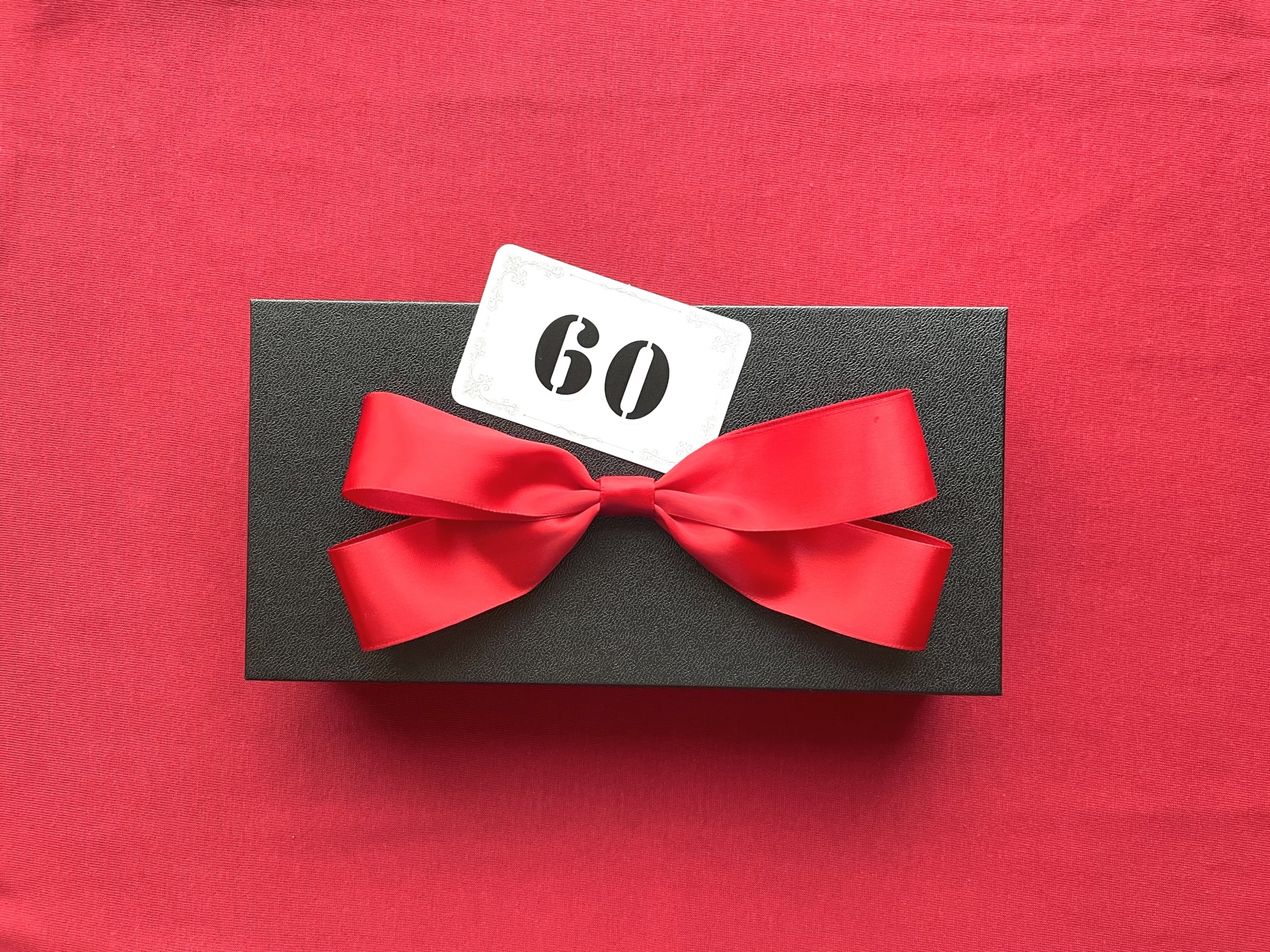 【2025年最新】還暦祝いに「本当に」喜ばれる贈り物ランキングTOP5!意味やマナー、定番の品まで徹