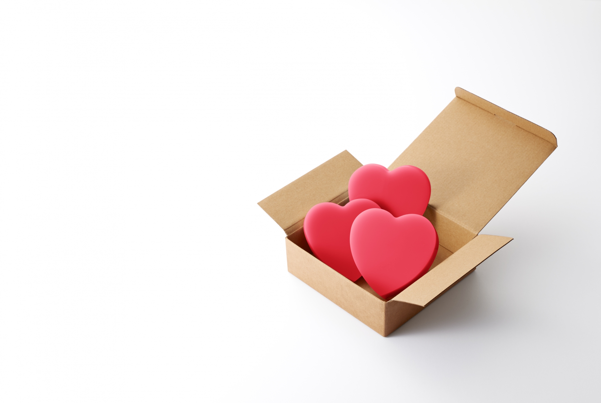 もうプレゼントのネタがない？古希・米寿や金婚式に40代、50代が「似顔絵」を選ぶ理由