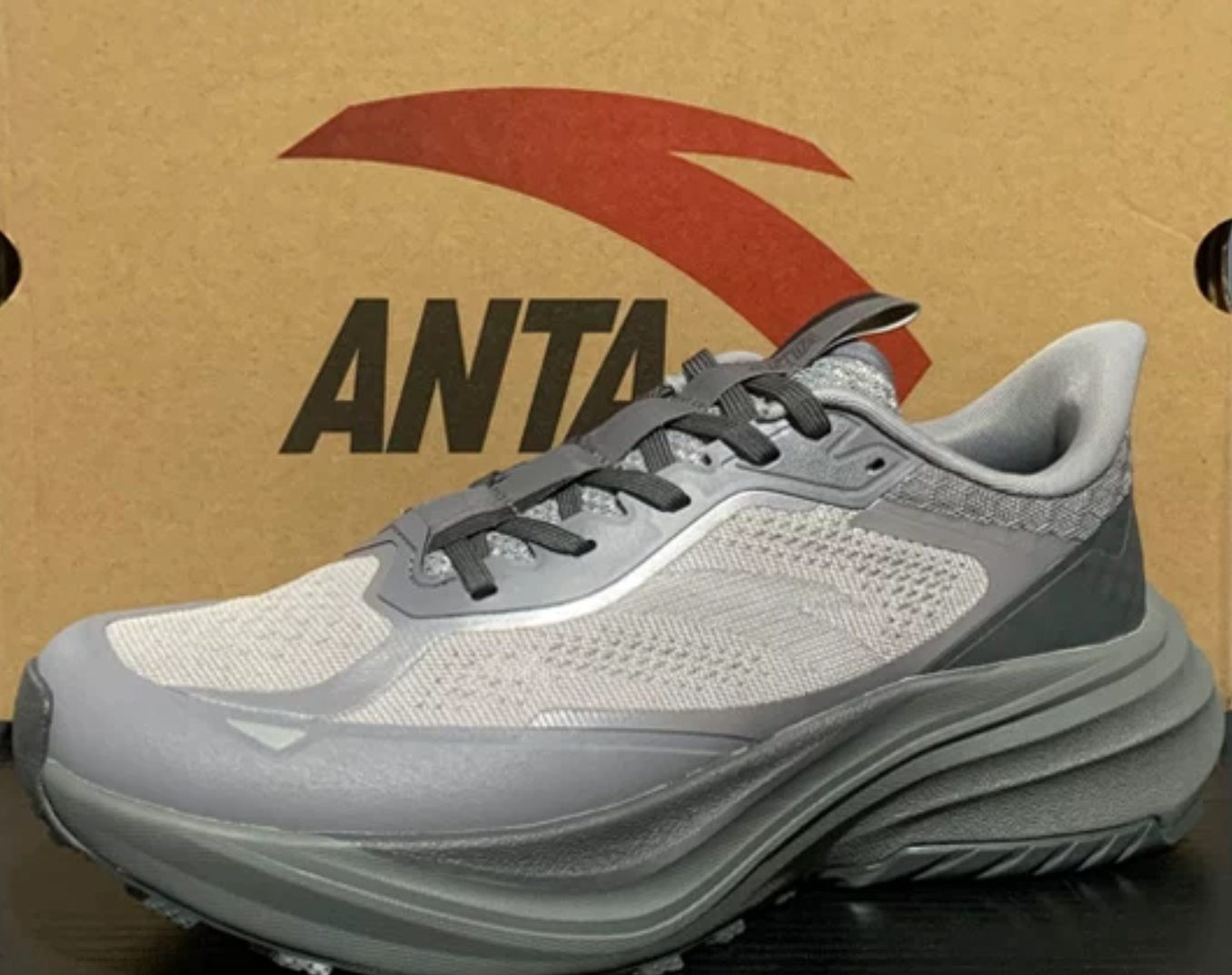 ANTA(アンタ)グレー系厚底スニーカー」