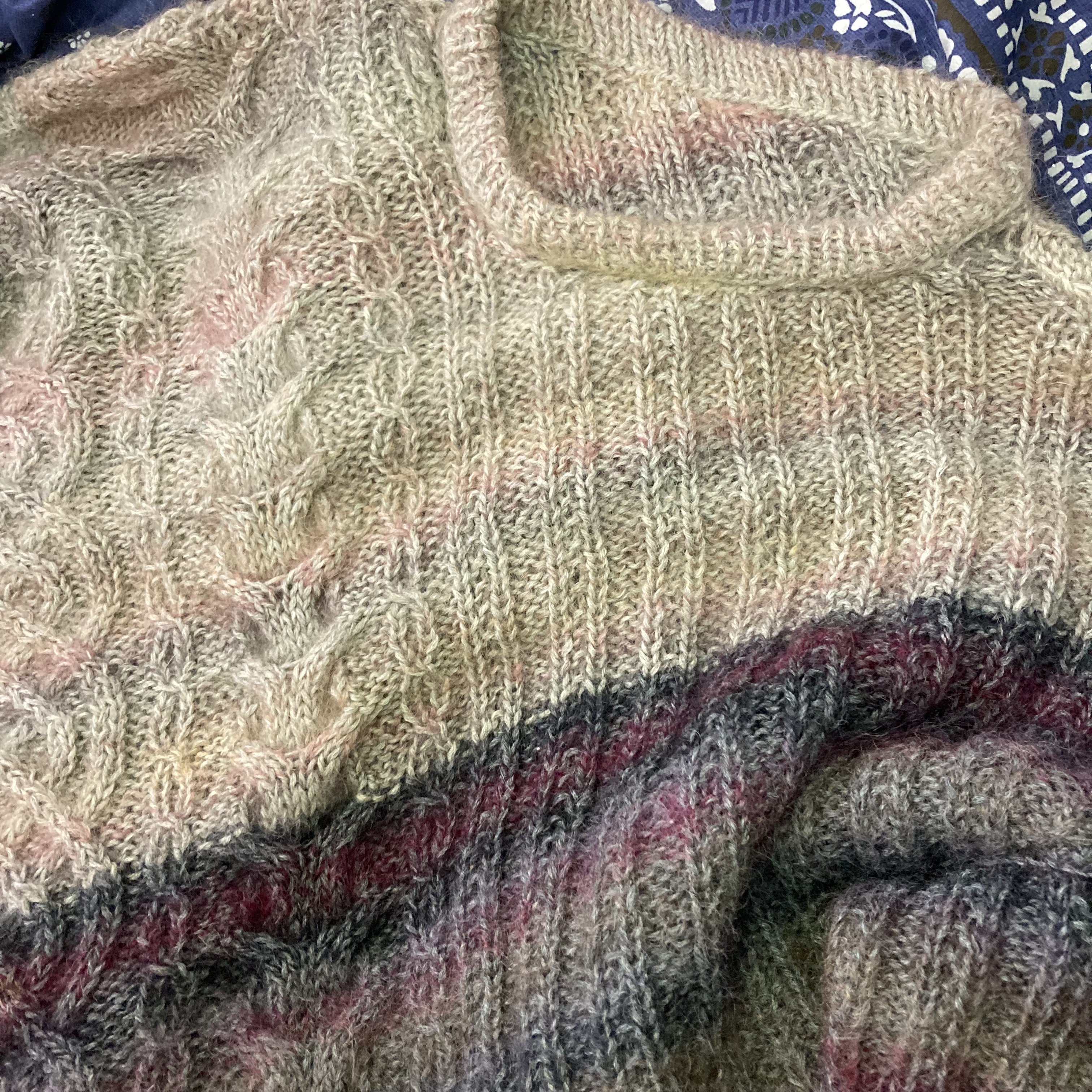 セーター販売開始。