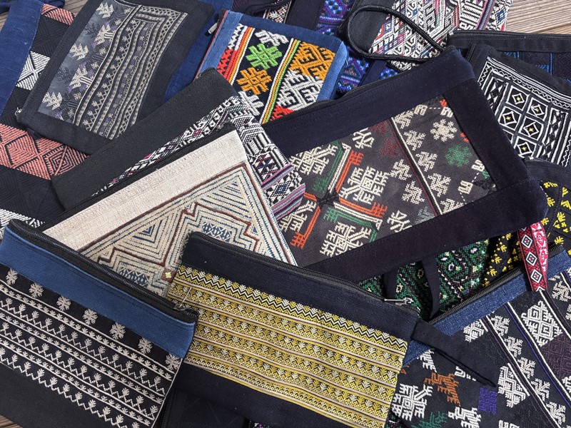 【購入特典】スカート購入の方に民族ポーチをプレゼント！