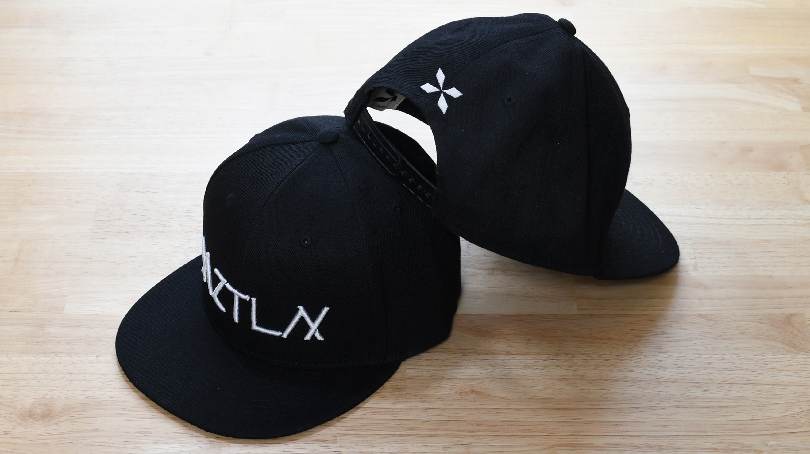 日本発スポーツサングラス「XAZTLAN -ザストラン- 」