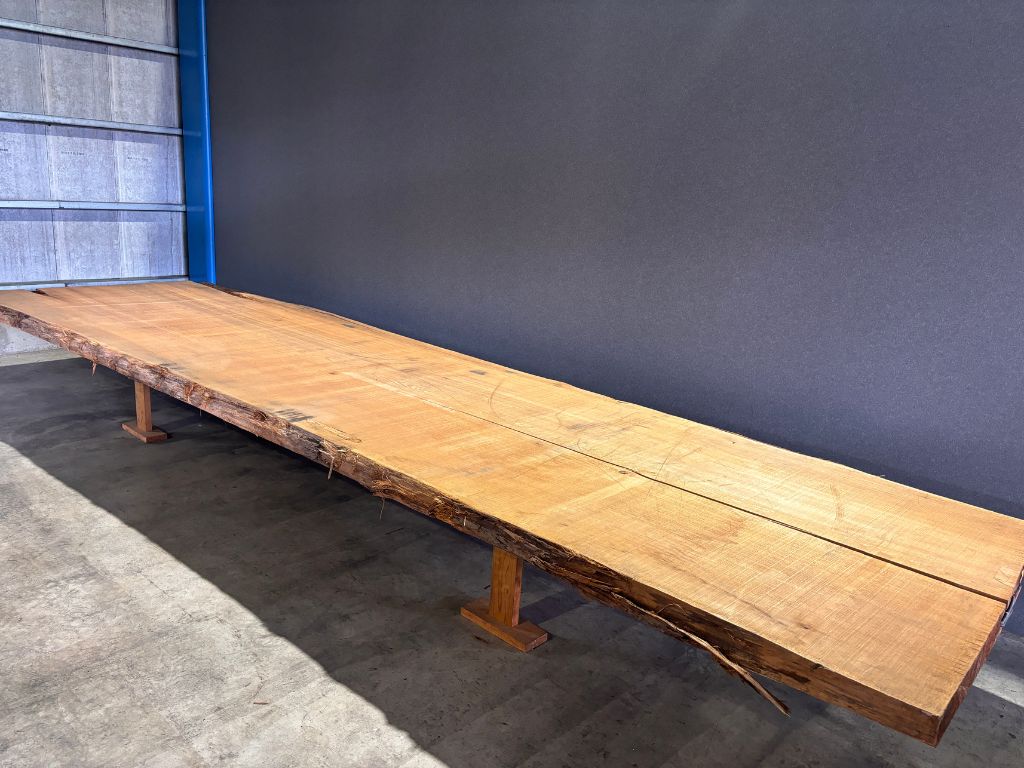 【ウエスタンレッドシダー】一枚板が入荷致しました