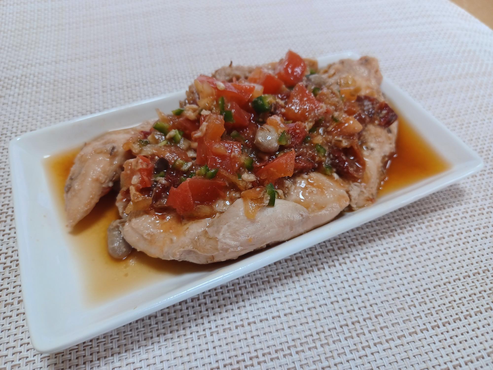 鶏ささみのトマト麹漬け和風サルサソール添え作ってみました♪