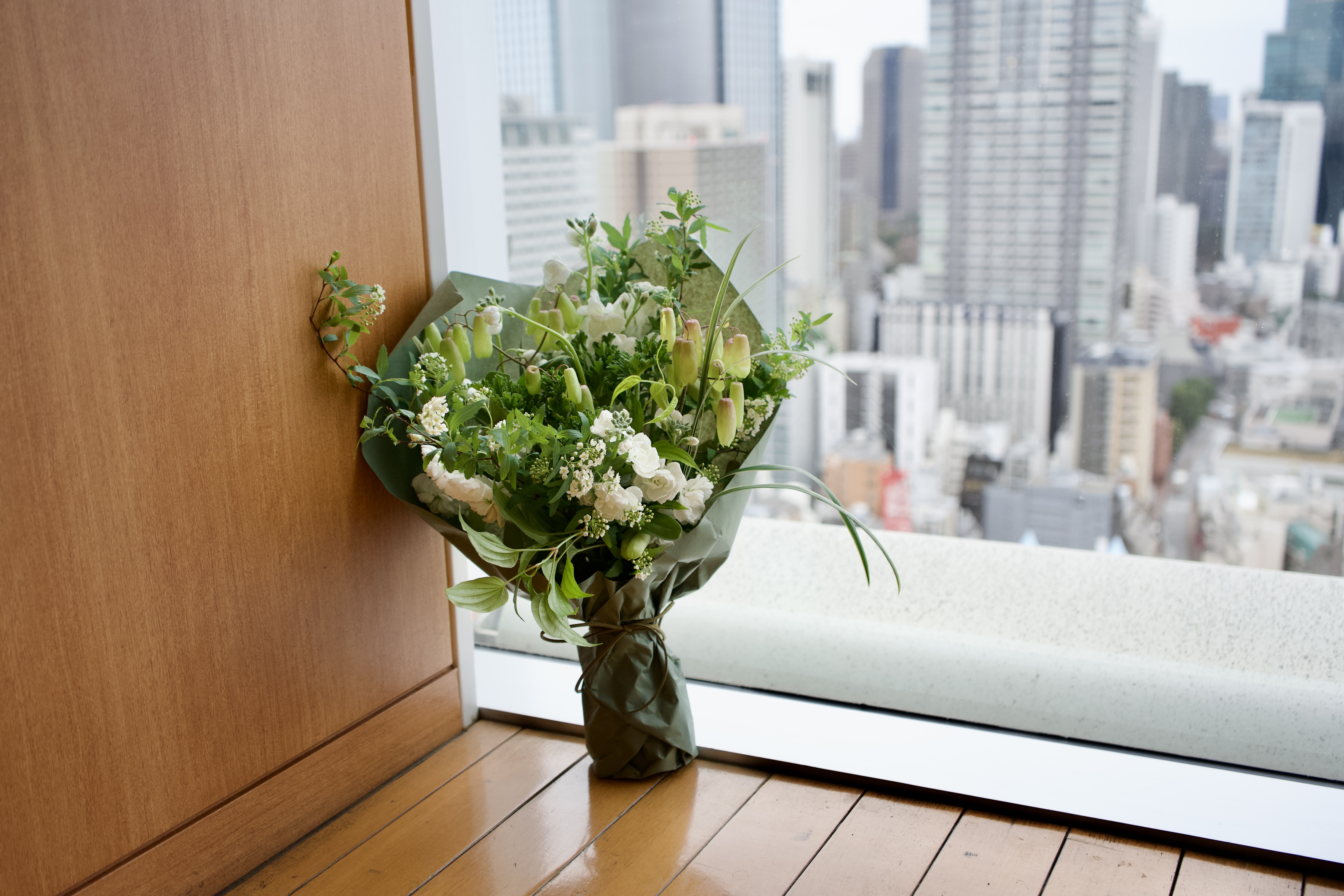 緑の花がある暮らし。-3月お届けのお花のおすすめの飾り方-