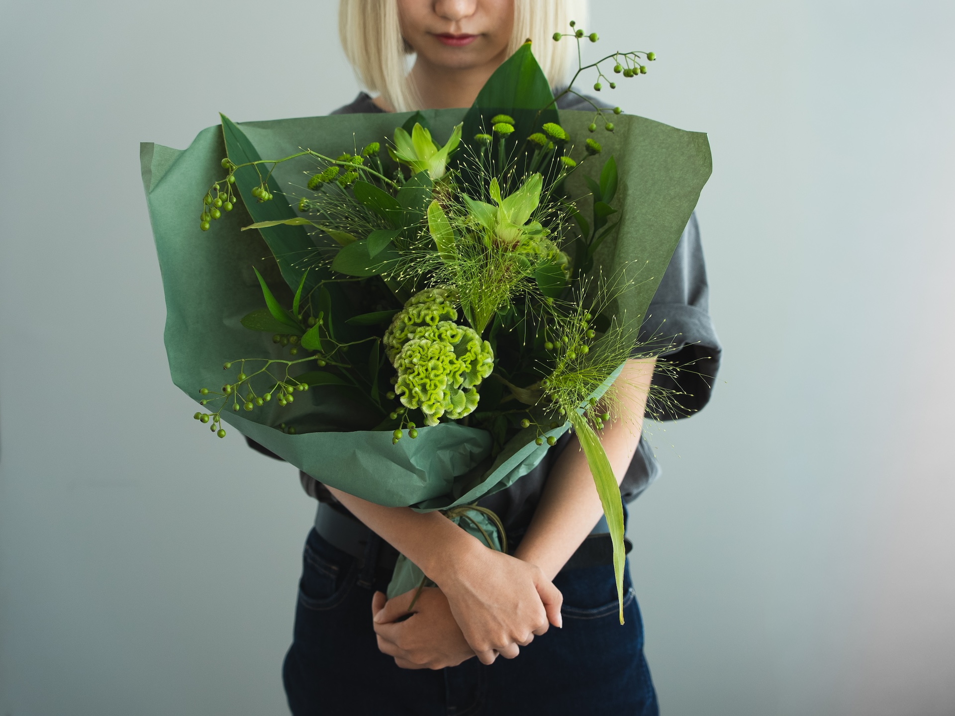 緑の花がある暮らし。-9月お届けのお花のおすすめの飾り方-
