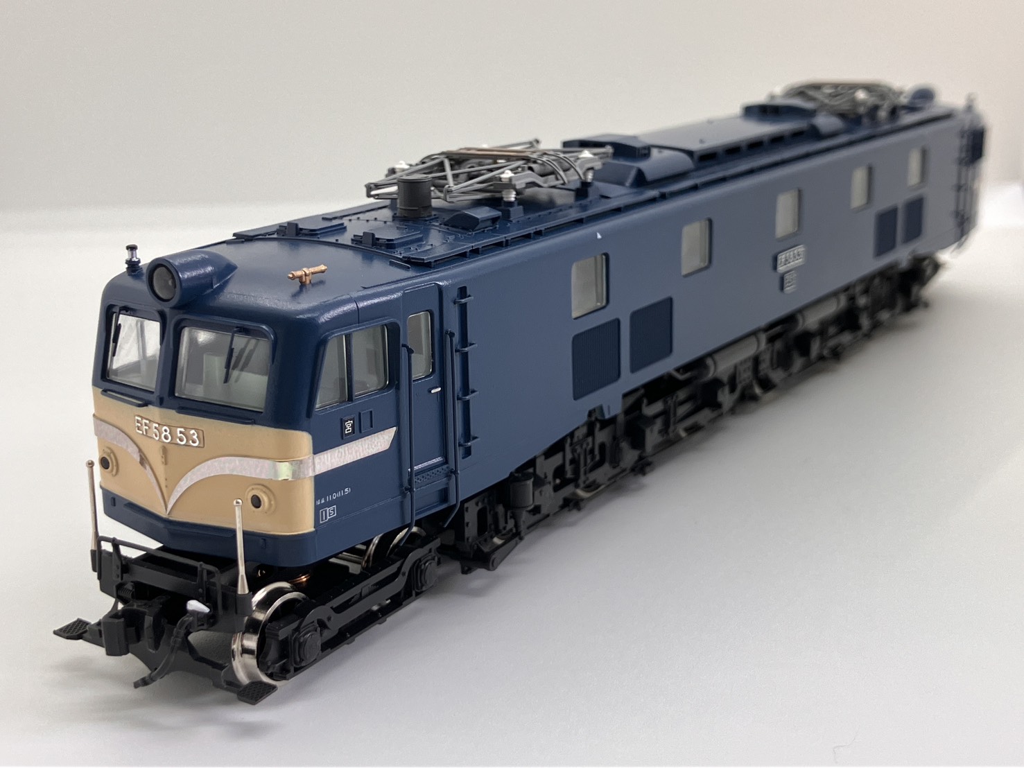 KATO製 EF58 と マイクロエース製 ED62 の出場状態について